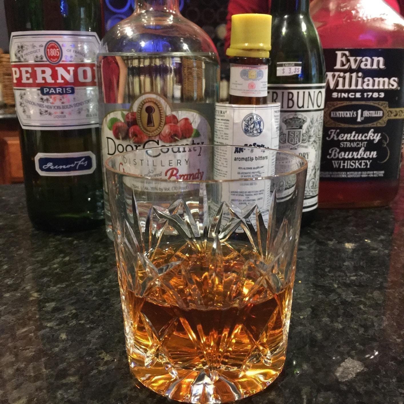 The Joy of Mixology, Revised and Updated Edition: The Consummate Guide to the Bartender's Craft customer photo 2