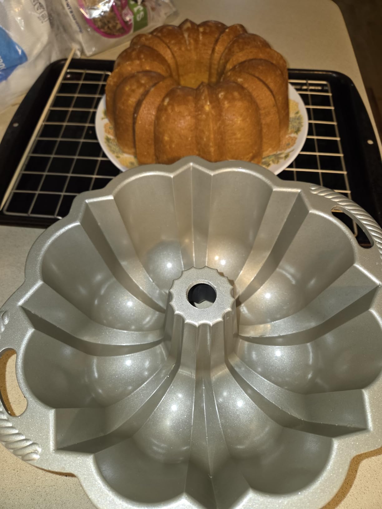 Anniversary Bundt, 15 Cup, Silver customer photo 2