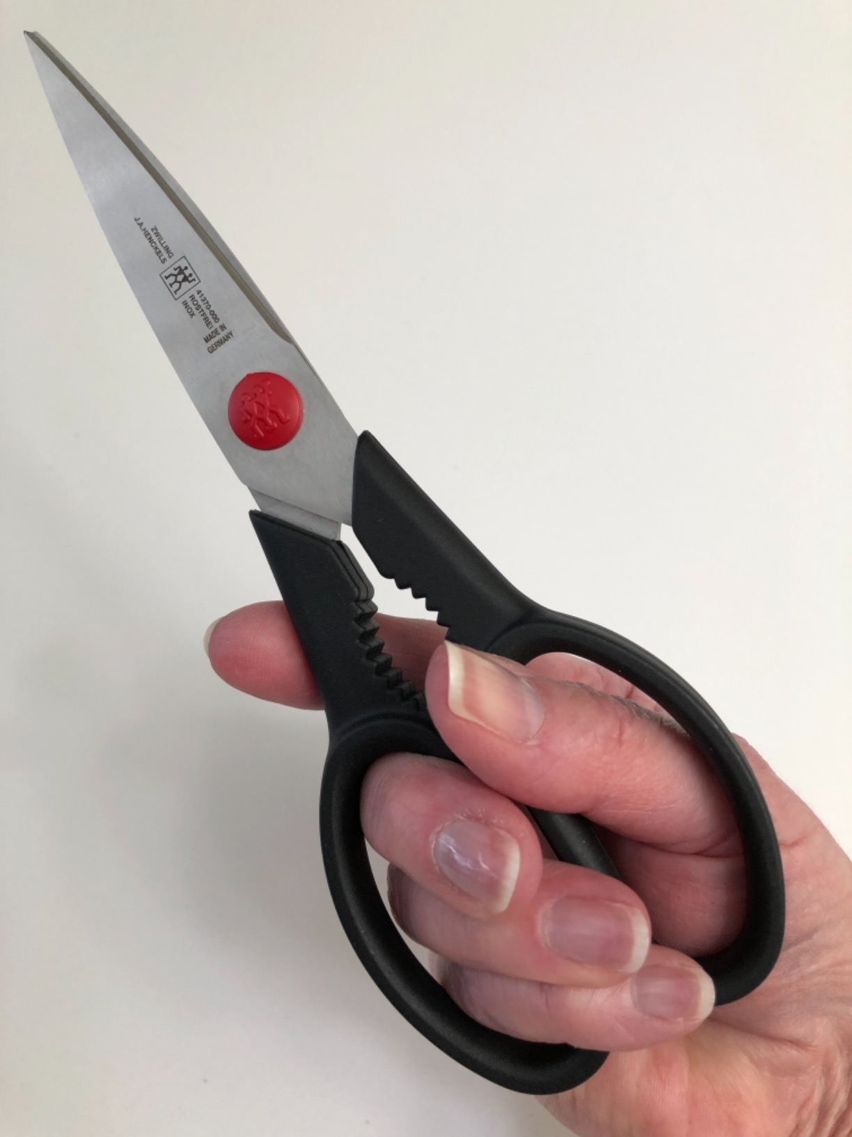 ZWILLING TWIN L Kitchen Shears | Made with Special Formula Steel for Durability. Built-in Bottle Opener, Ultra-sharp micro-separated blades customer photo 1