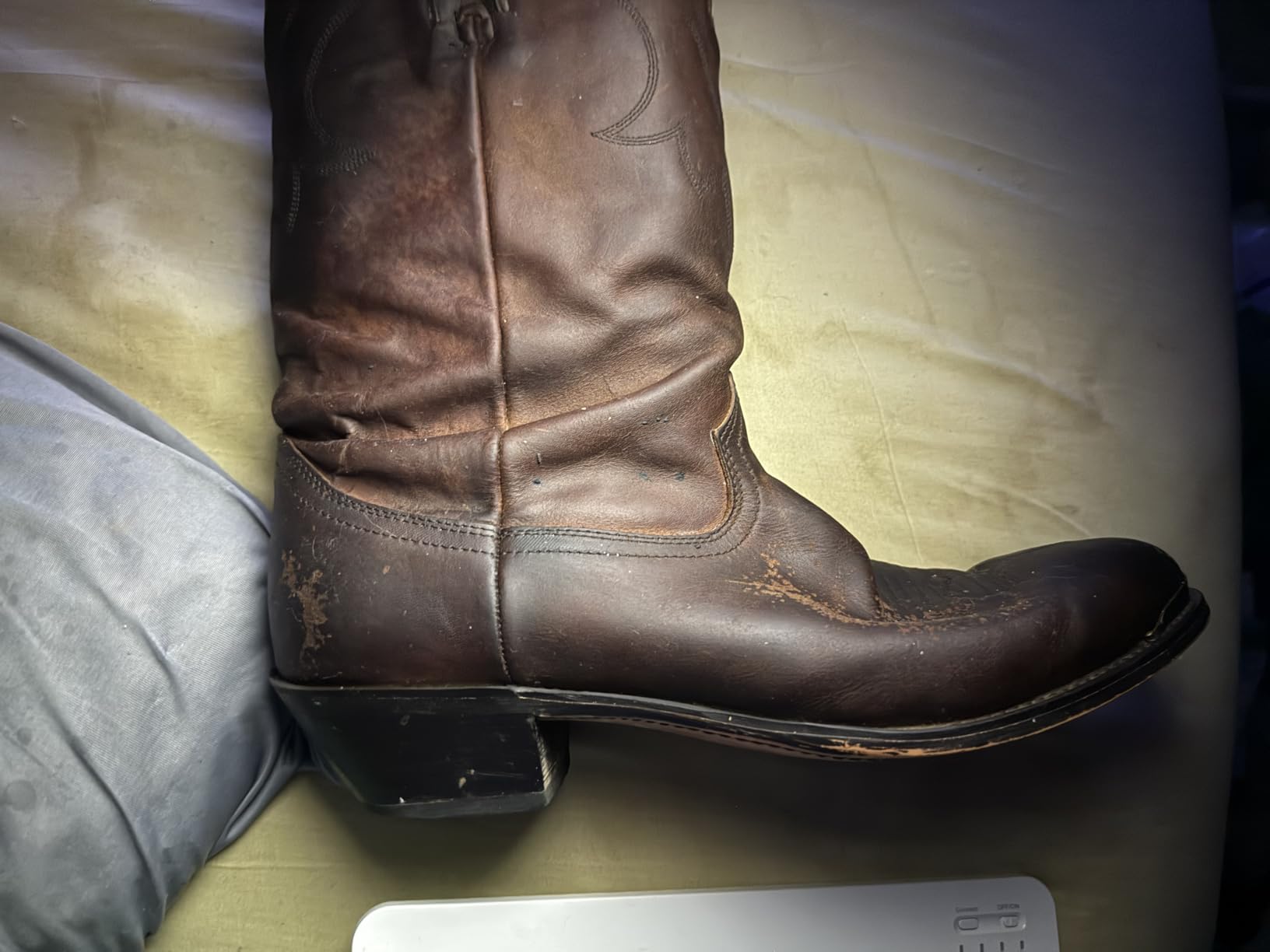 Obenauf's Heavy Duty LP Leather Conditioner Natural Oil Beeswax Formula (8oz) customer photo 1