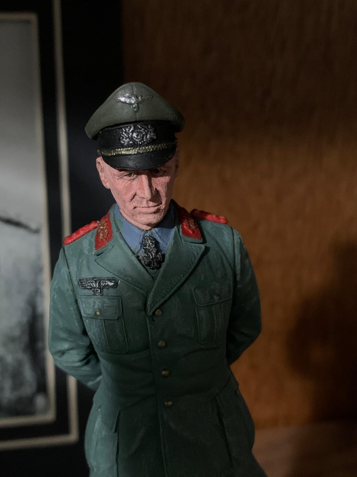 Tamiya 1/16 WWII Figure Field Marshal Rommel Africa Model Kit customer photo 1