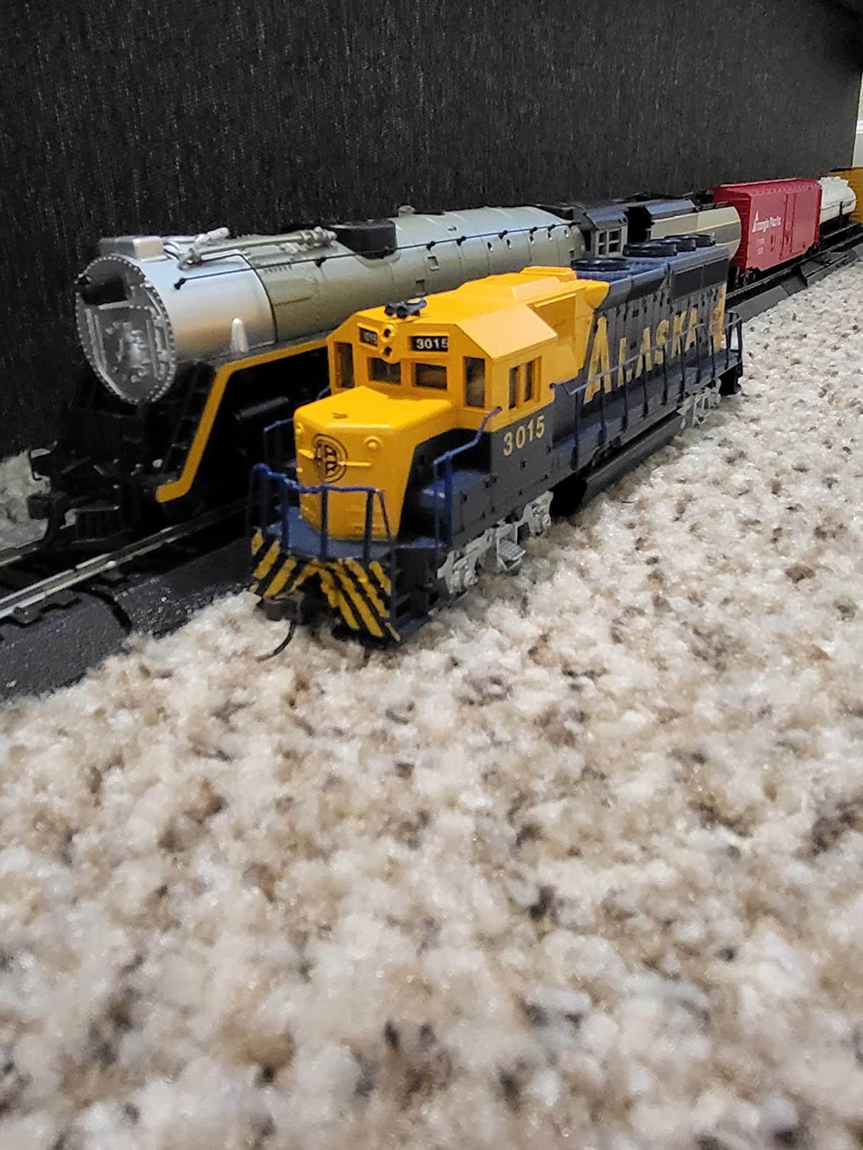 Bachmann Trains - Overland Limited Ready To Run Electric Train Set - HO Scale customer photo 1