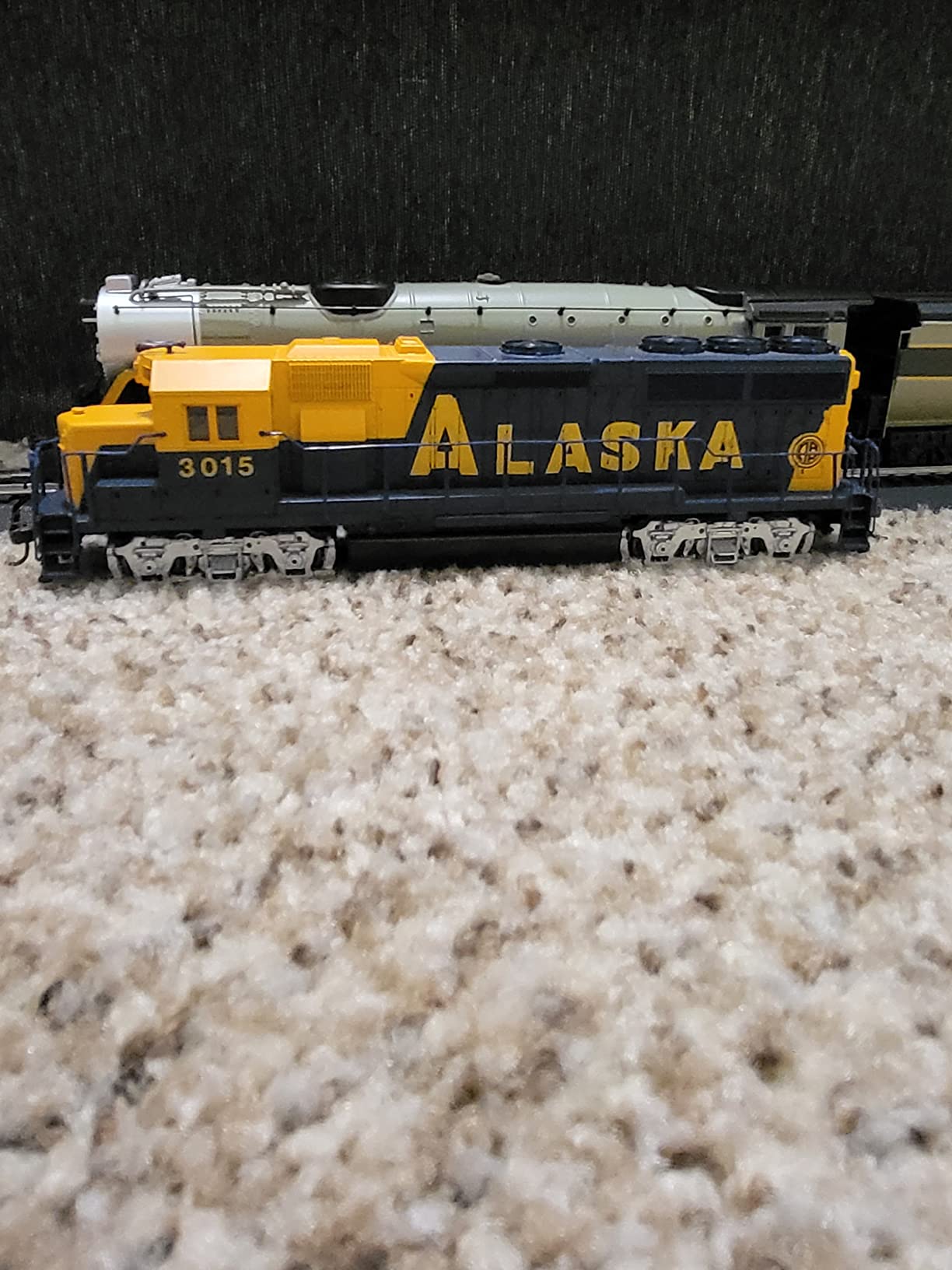 Bachmann Trains - Overland Limited Ready To Run Electric Train Set - HO Scale customer photo 2