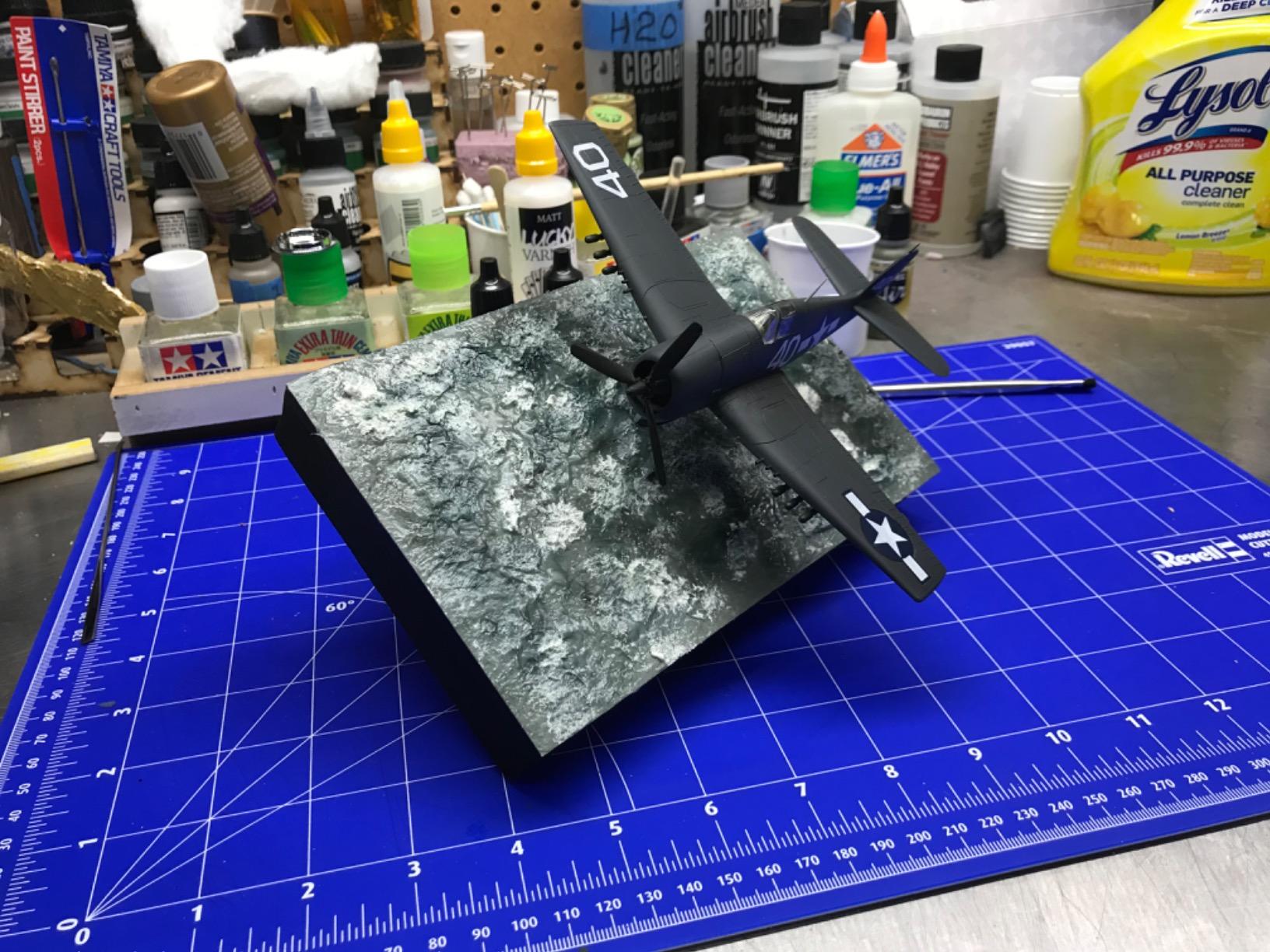 Academy WWII U.S. Navy Fighter F6F-3/5 Hellcat Model Kit customer photo 2
