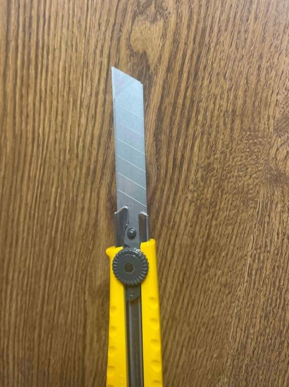 OLFA 18mm Heavy-Duty Utility Knife (L-1) - Ratchet Lock, Snap-Off Blade customer photo 1