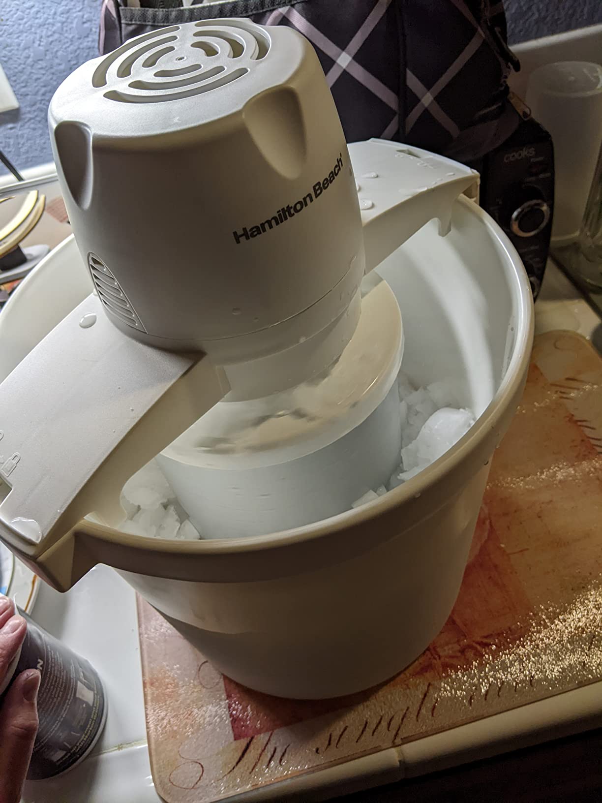 Hamilton Beach Automatic Electric Ice Cream Maker & Frozen Yogurt Machine, 4 Quart customer photo 2