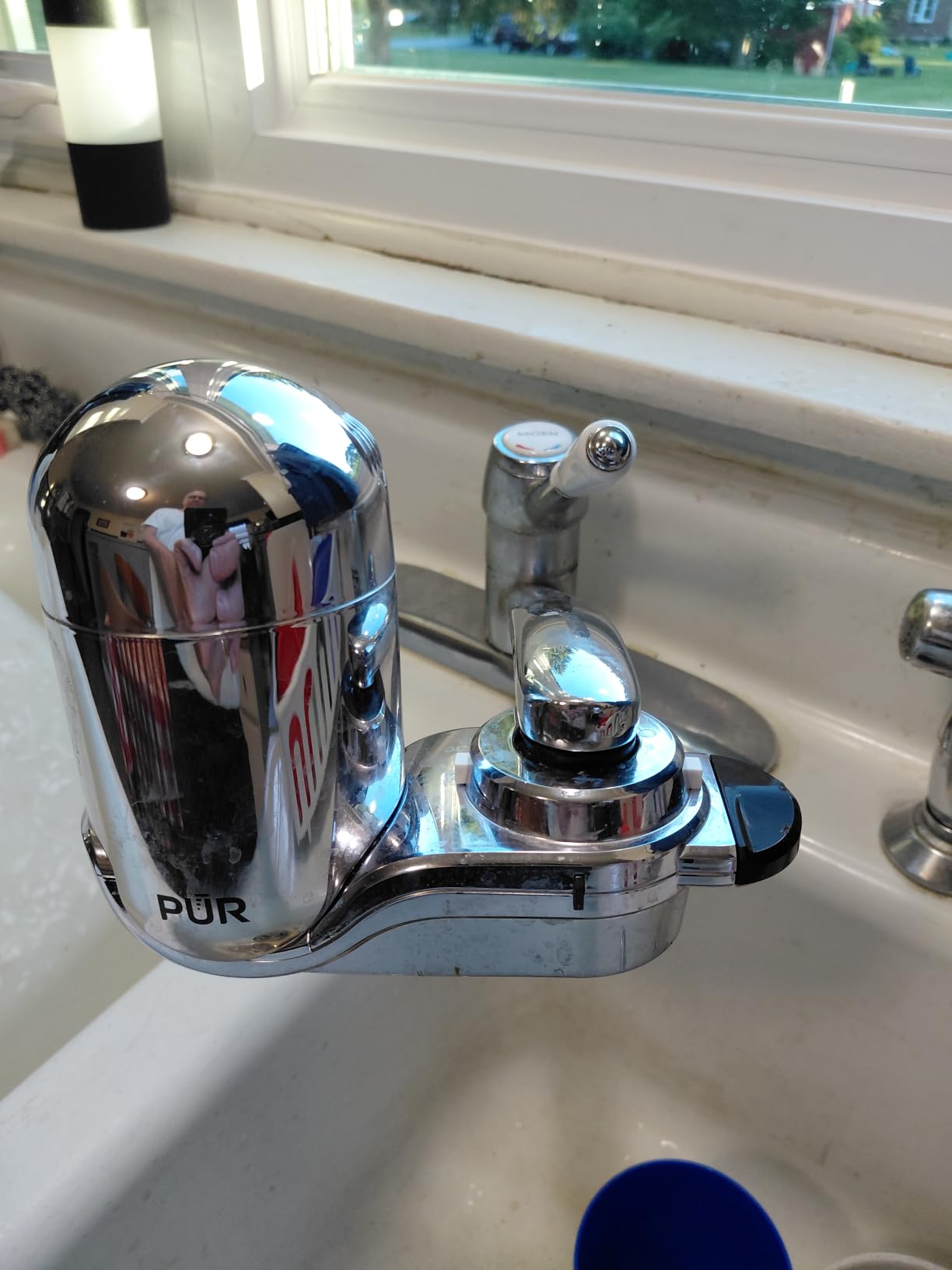 PUR Plus Vertical Faucet Mount Water Filtration System, Lead-Reducing Filter, Great-Tasting, Easy Install, Lasts 100 Gallons, Faucet Water Filter, Compatible with Sinks with External Aerators, Chrome customer photo 1
