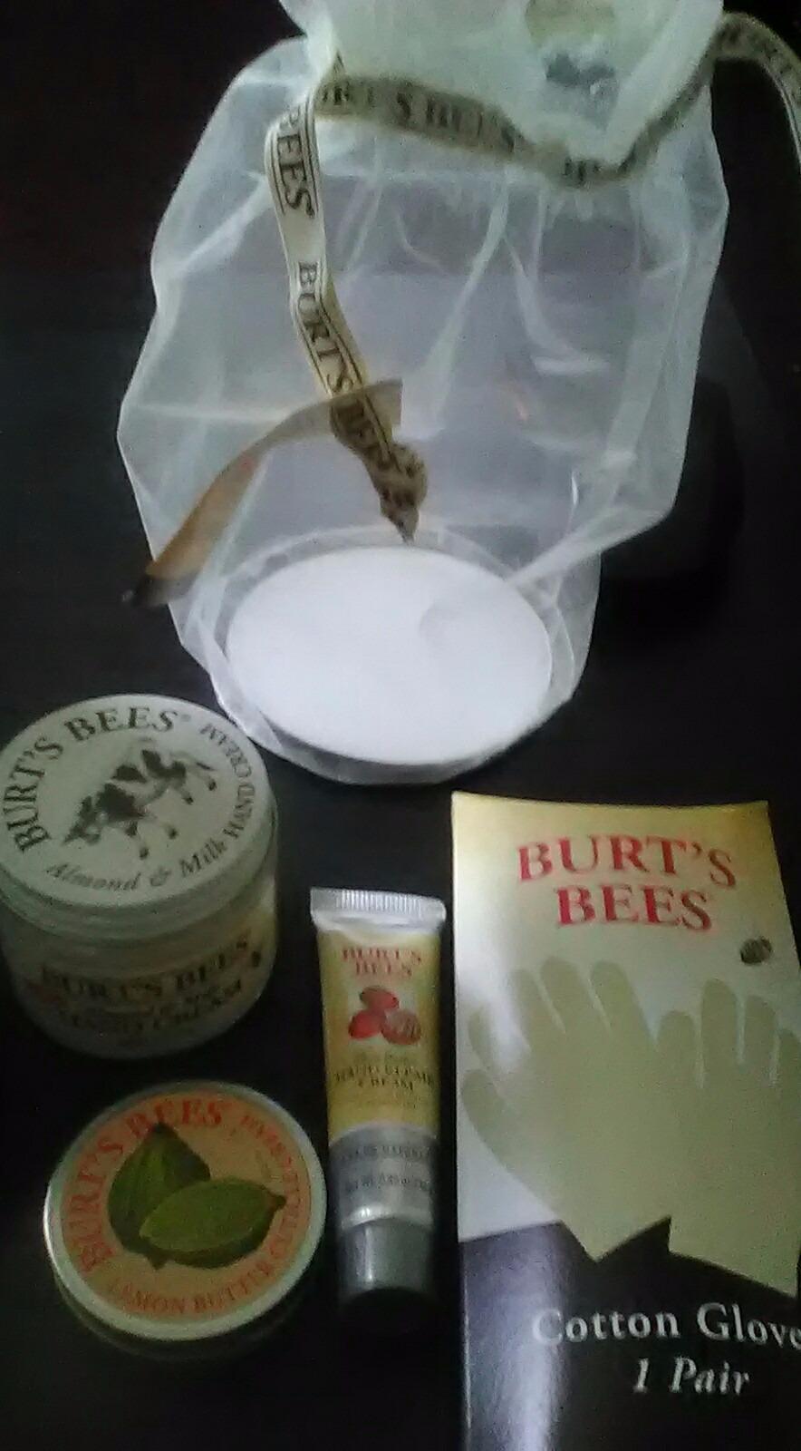 Burt's Bees Hand Repair Gift Set, 4 Products | Perfect for a Skin Care Routine, Moisturizer Gift Set, Made with Clean Ingredients, Three Creams plus Gloves customer photo 2