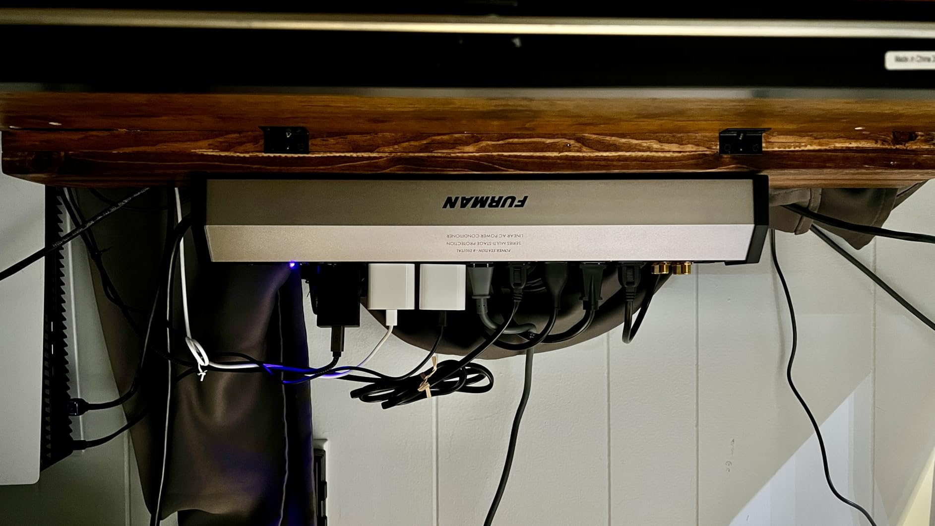 Furman PST-8D SMP EVS LiFT 15-Amp Aluminum Chassis 8-Outlet Isolated Outlet Banks Advanced Level Power Conditioning customer photo 2