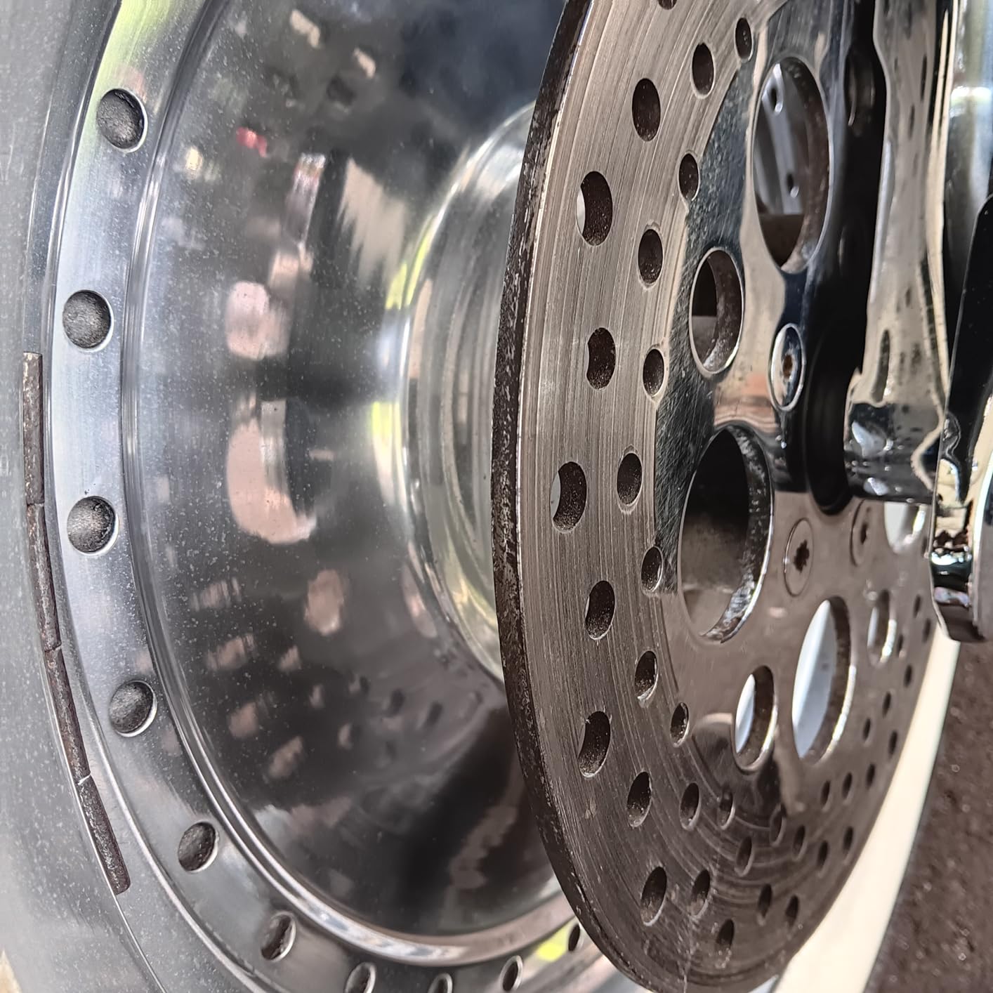 3M Chrome and Metal Polish, 39527, 10 oz, Used on Wheels, Trim and Bumpers | for Automotive customer photo 2