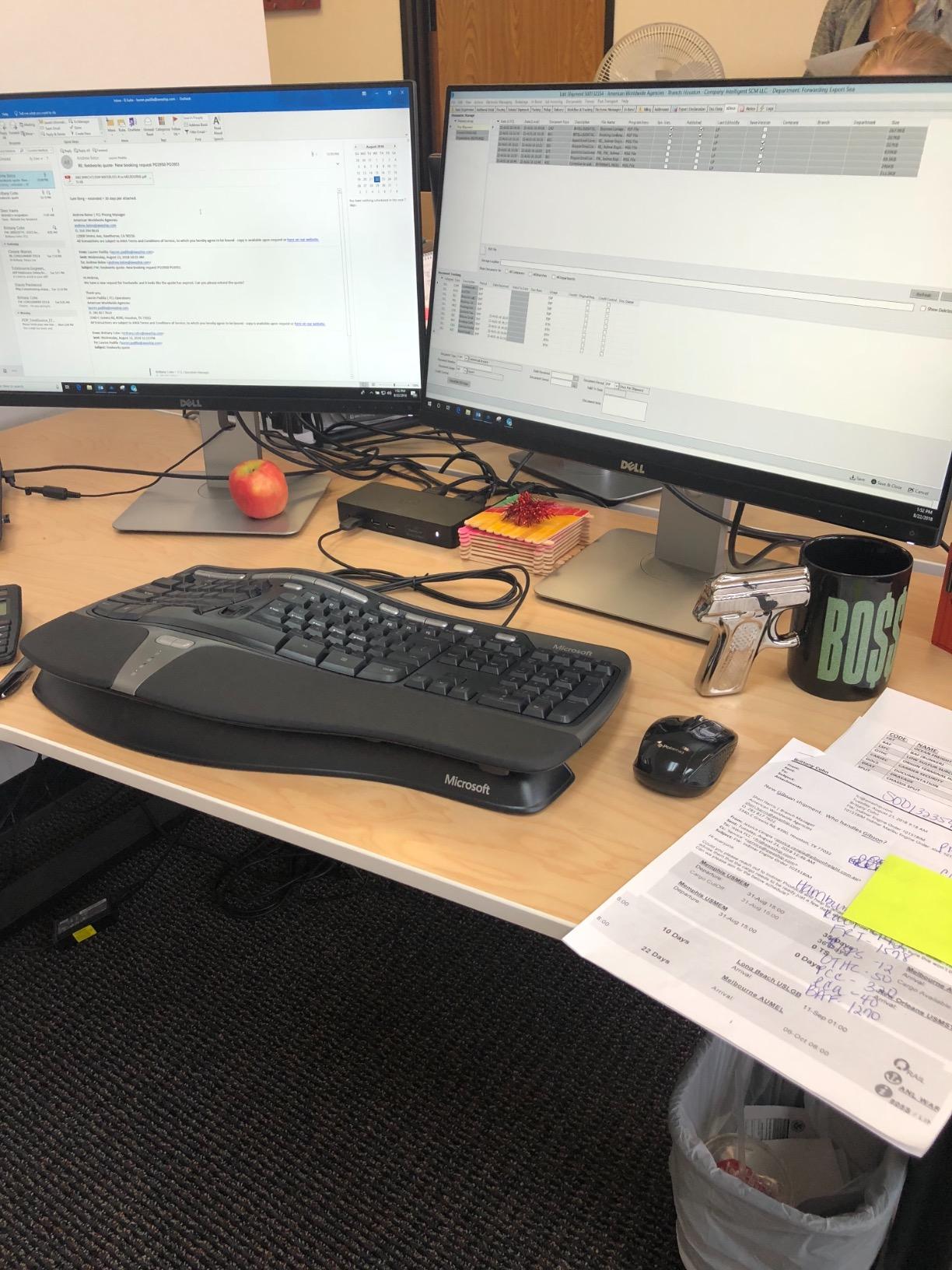 Microsoft Wired Natural Ergonomic Keyboard 4000, Retail customer photo 1