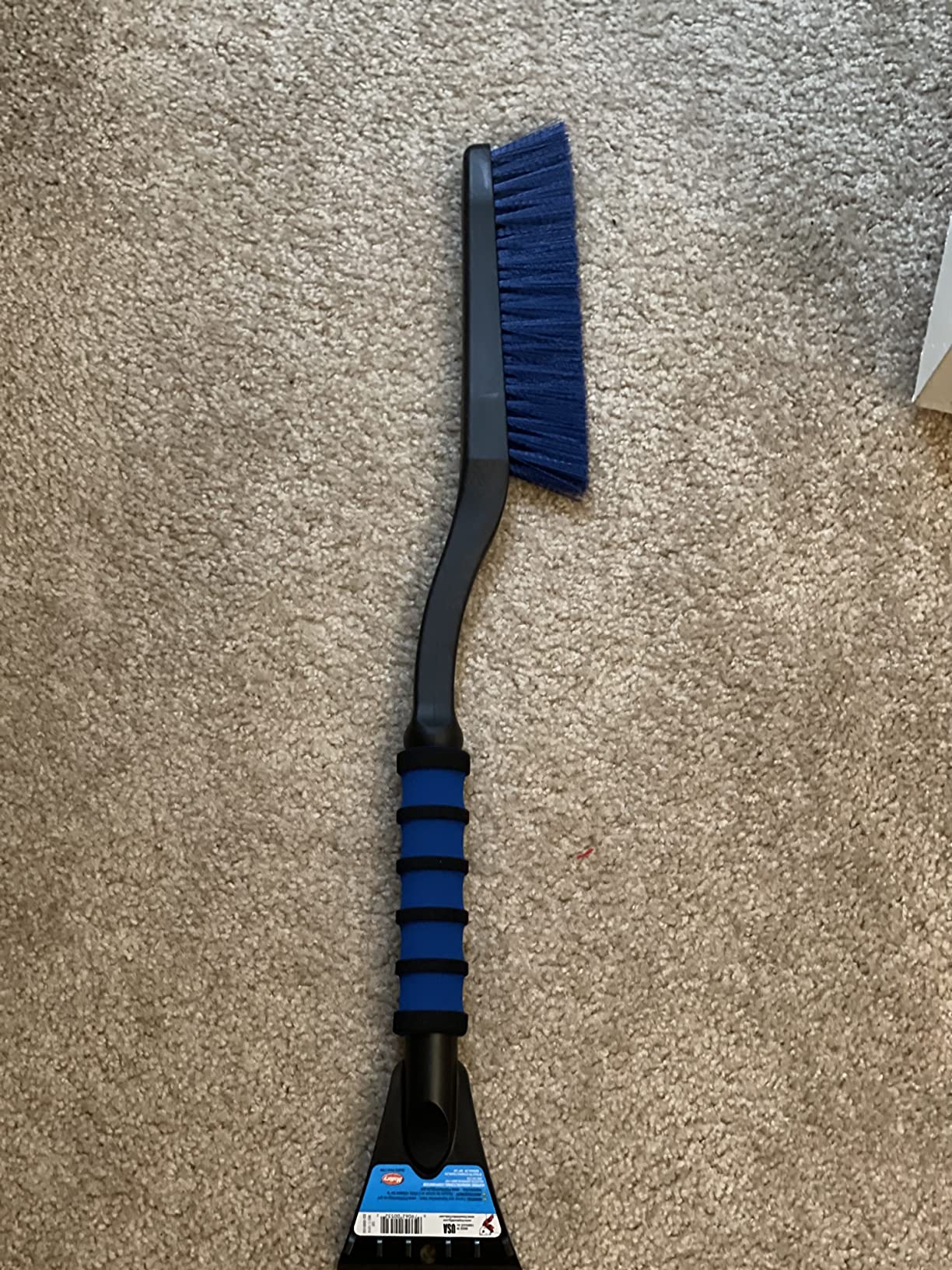 Mallory 532 26 Inch Snow Brush with Ice Scraper for Cars, Trucks, SUVs, RVs, and More customer photo 1