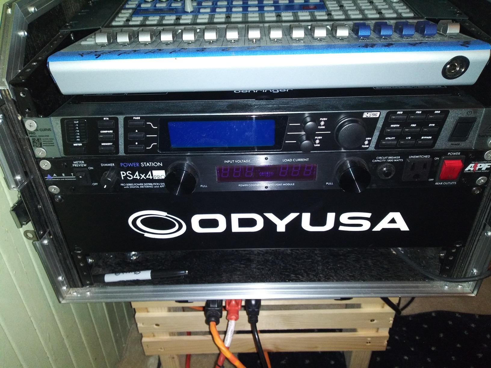 Behringer DEQ2496 Digital Equalizer customer photo 1