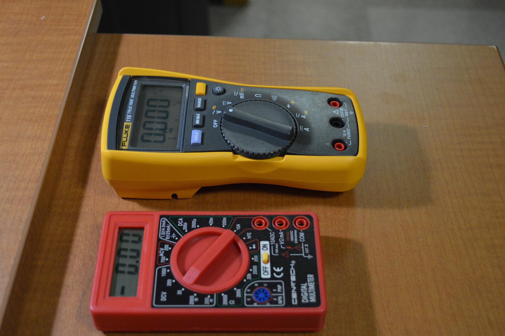 Fluke 115 Multimeter | True-RMS, 6000 Count Resolution, Field Service Technician, LED Backlight customer photo 2