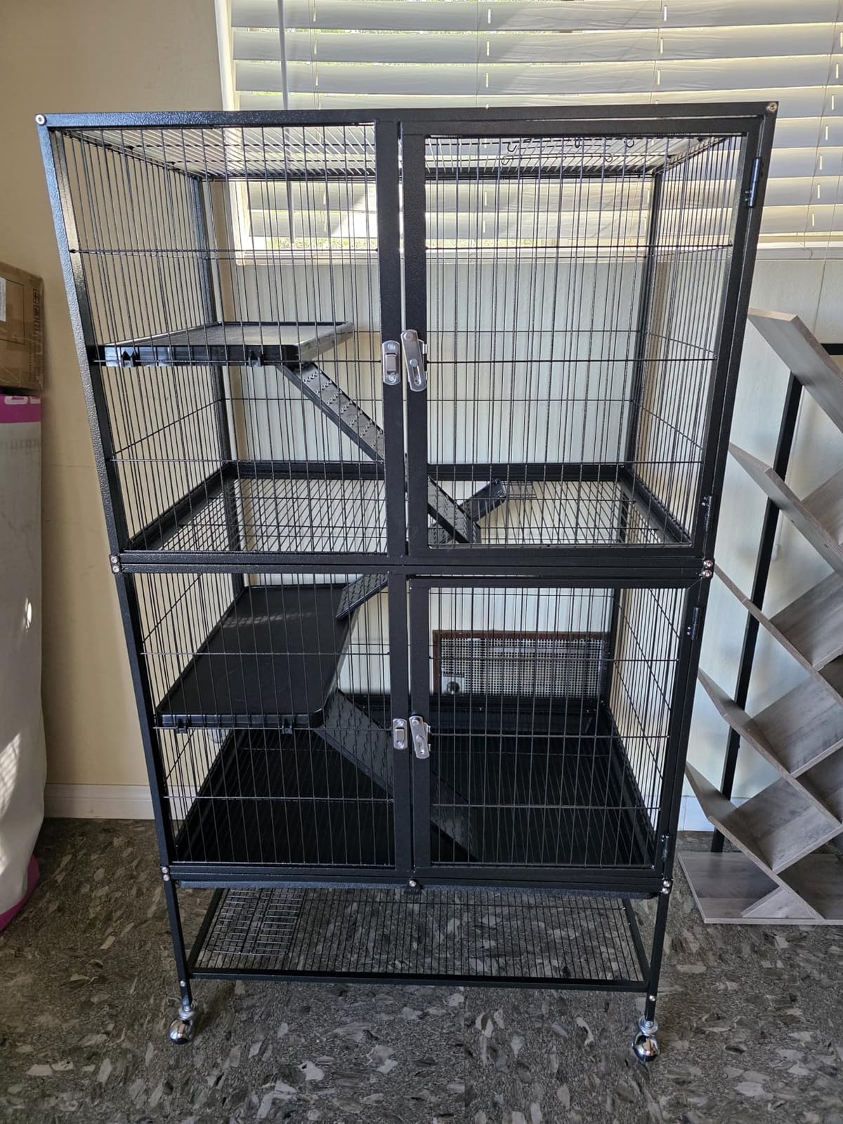 Prevue Pet Products 485 Feisty Ferret Home with Stand, Black Hammertone Small customer photo 2
