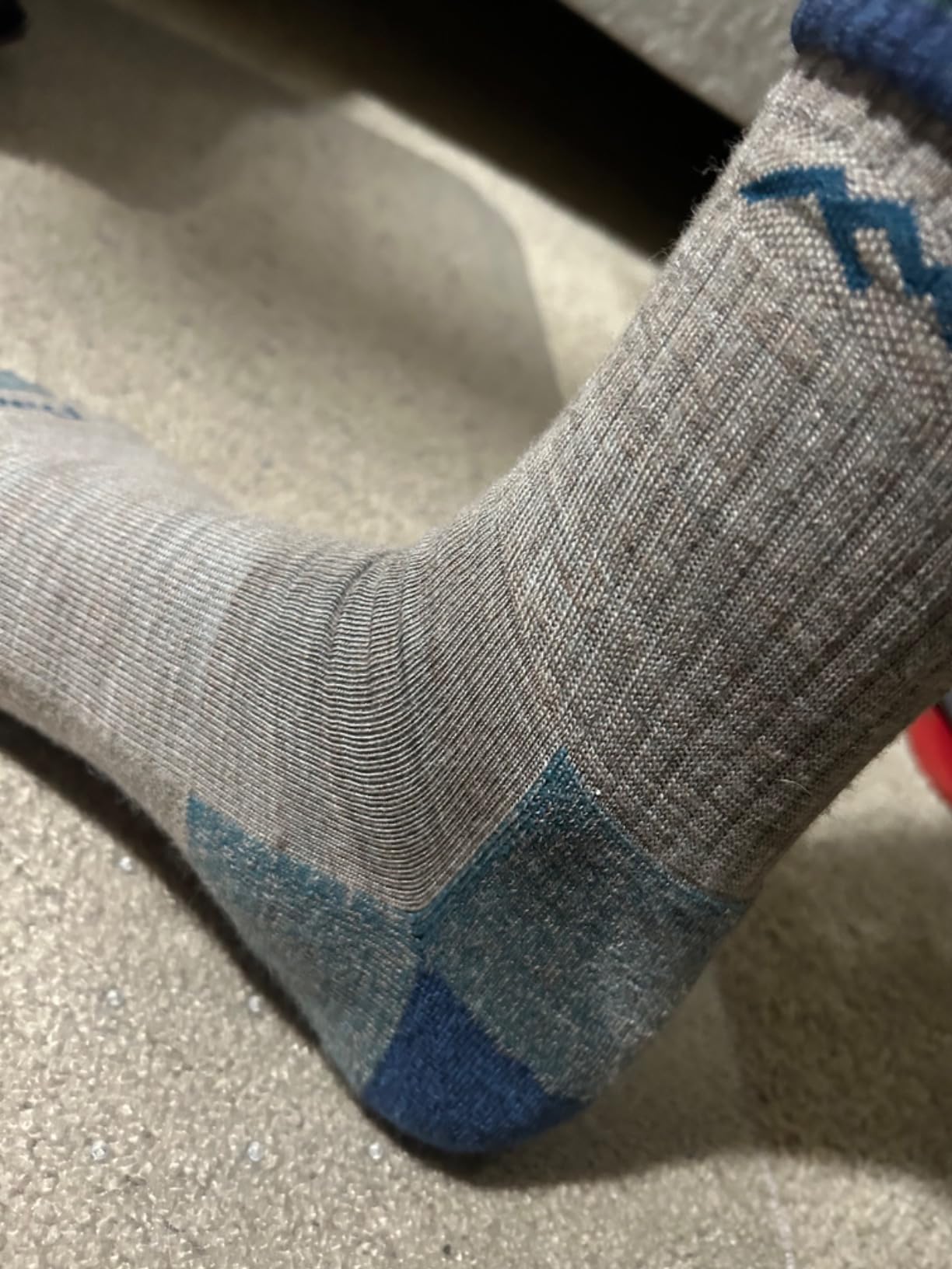 Darn Tough Vermont Men's Hiker Midweight Micro Crew Sock customer photo 1