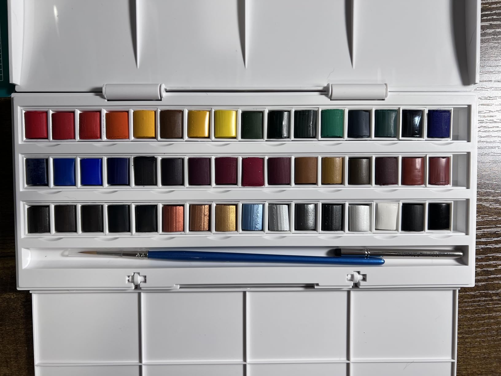 Winsor & Newton Cotman Watercolor Paint Set, 45 Half Pan Studio Set | Introductory Watercolor made with Fine Art Pigments, Perfect for Beginners, Lightfast & Permanent, Good Tinting Strength customer photo 2