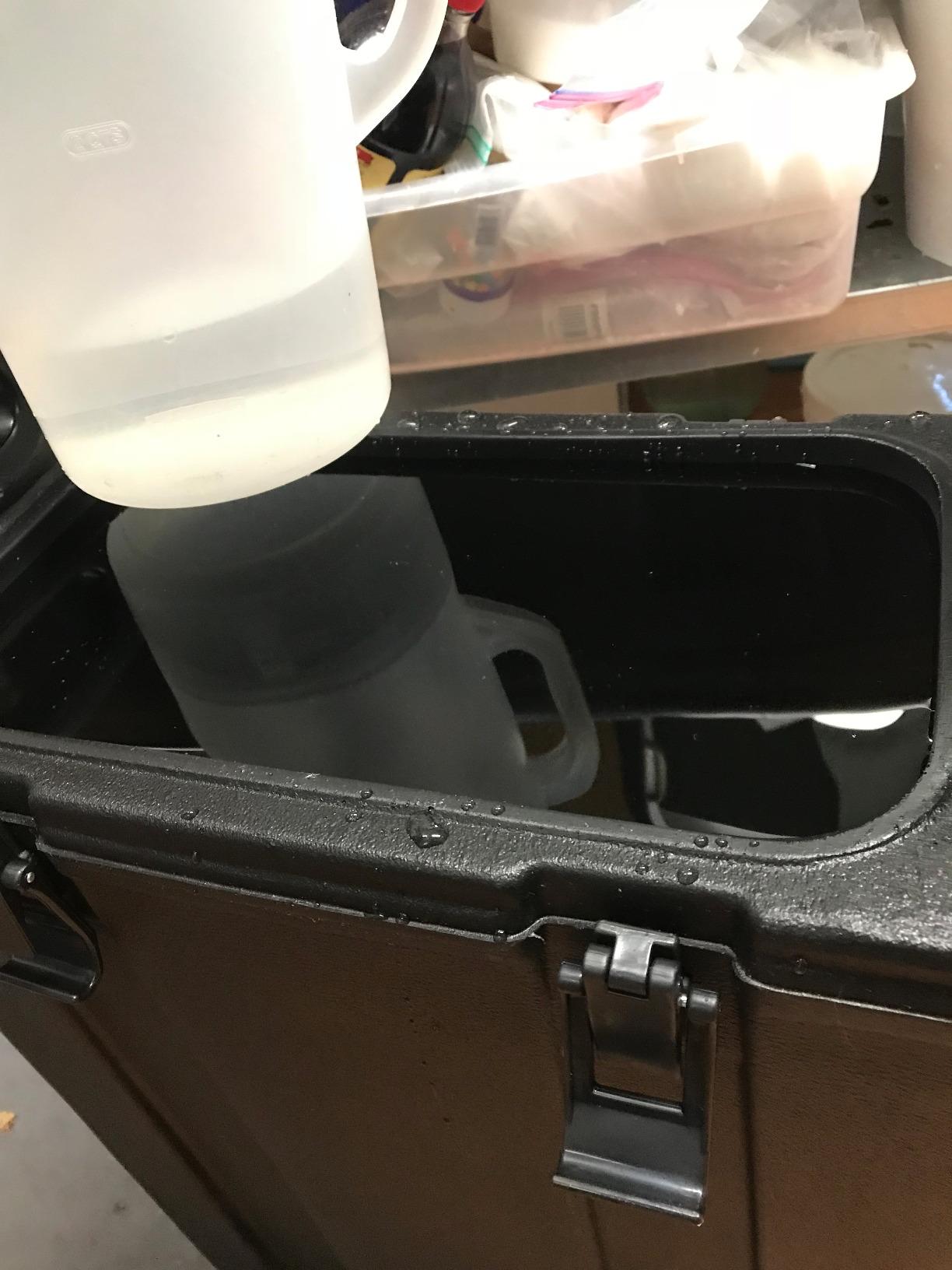 Carlisle FoodService Products Cateraide Insulated Beverage Dispenser with Handles for Catering, Events, Kitchens, And Restaurants, Plastic, 5 Gallons, Black customer photo 2