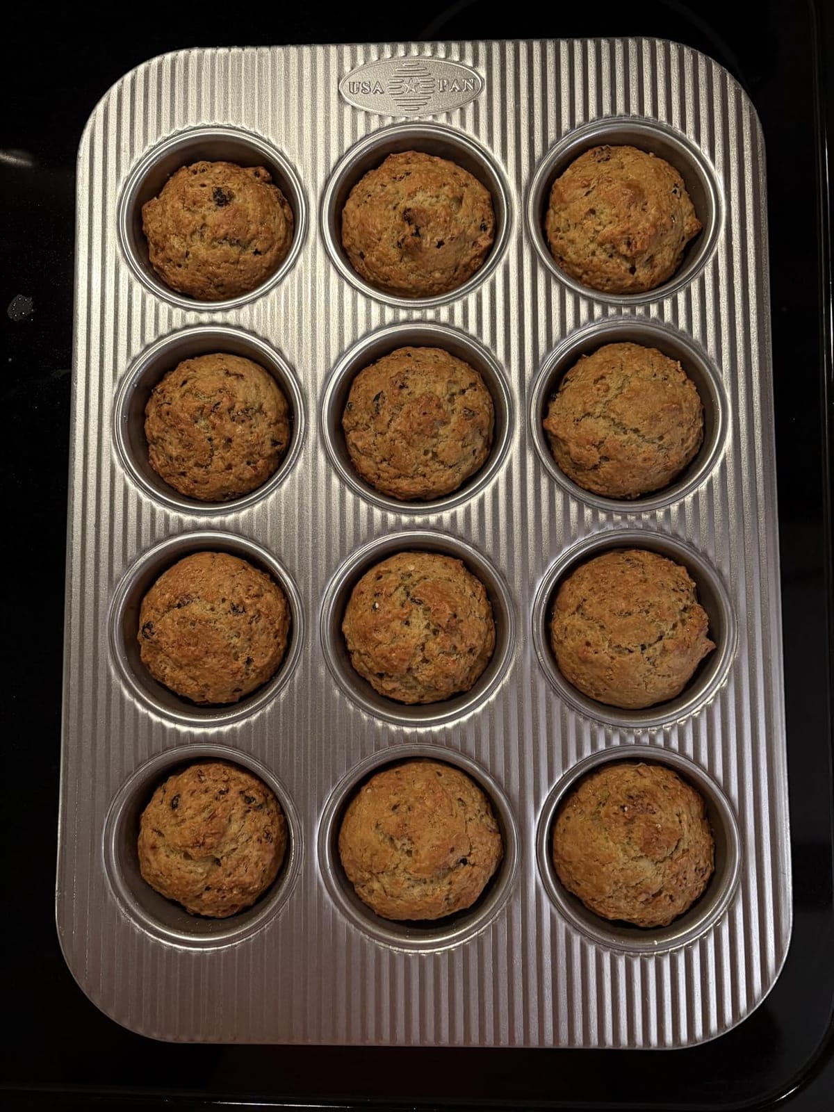USA Pan Bakeware Muffin Pan, 12-Well, Aluminized Steel customer photo 2