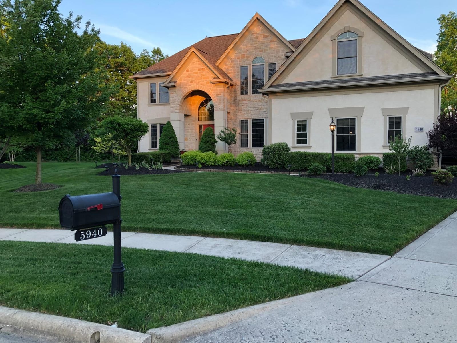 McLane 9 Inch Gas Powered Walk Behind Lawn Edger with 4 Rubber Wheels, 5.50 Gross Torque Engine customer photo 1