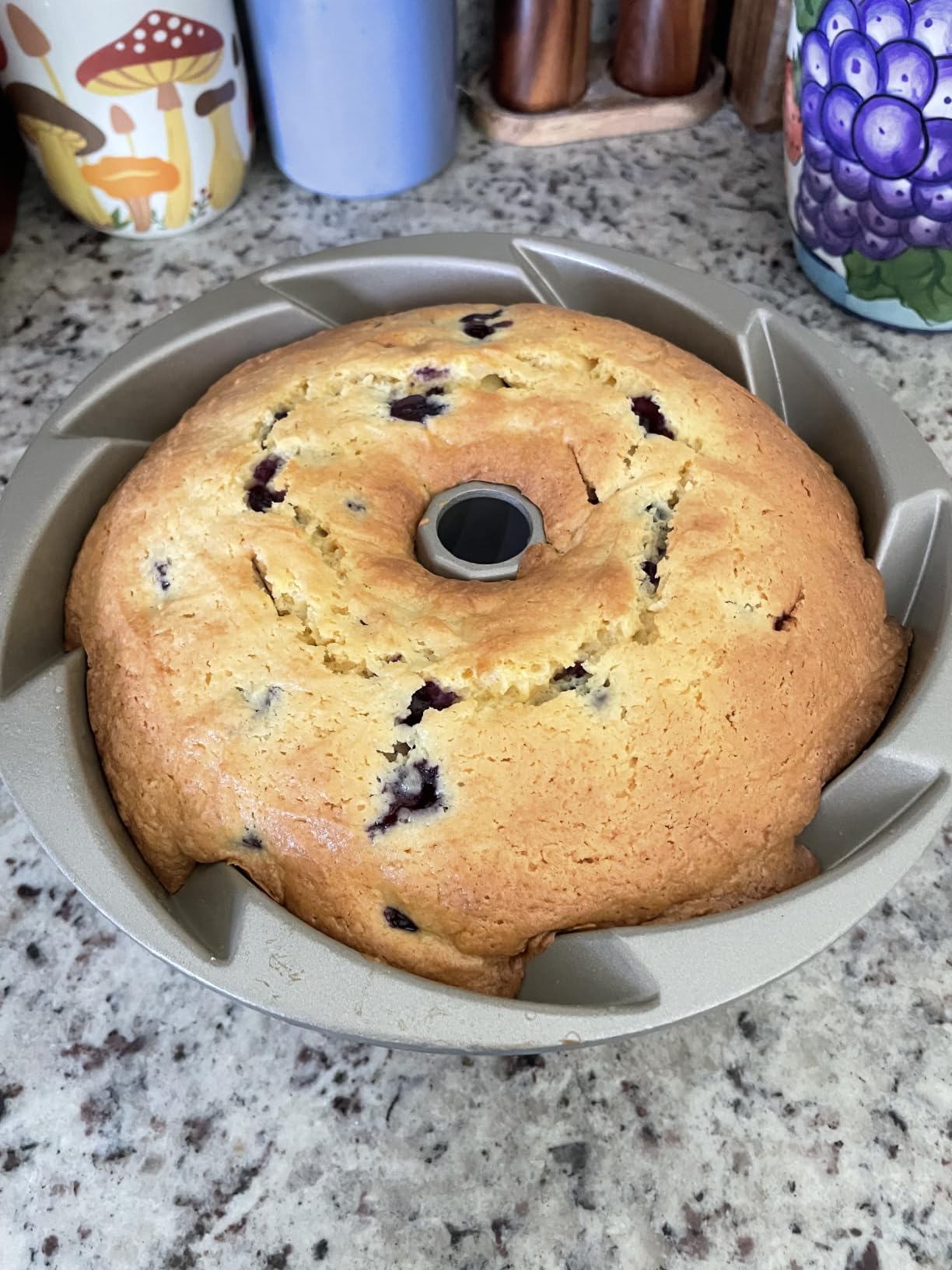 Nordic Ware Heritage Bundt, 10 Cup, Silver customer photo 1