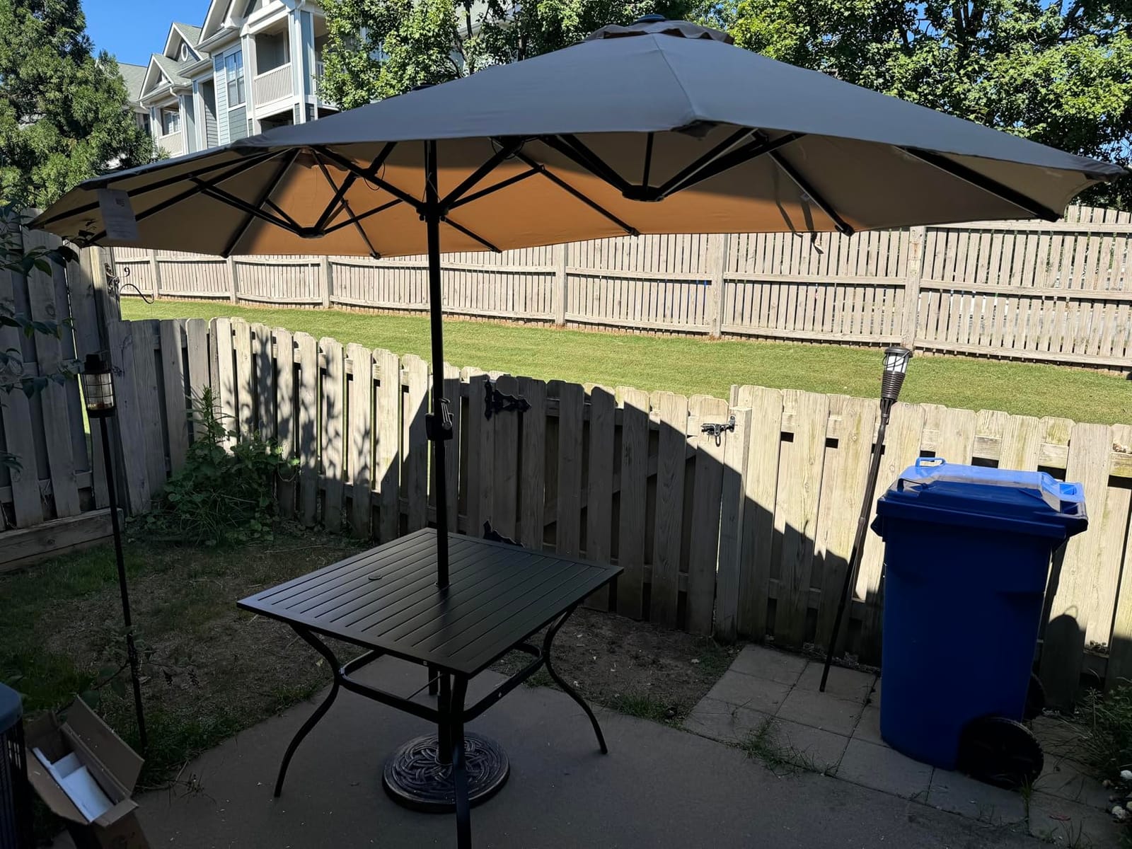 UBP18181-BR 18-Inch Cast Stone Umbrella Base, Made from Rust Free Composite Materials, Bronze Powder Coated Finish customer photo 1