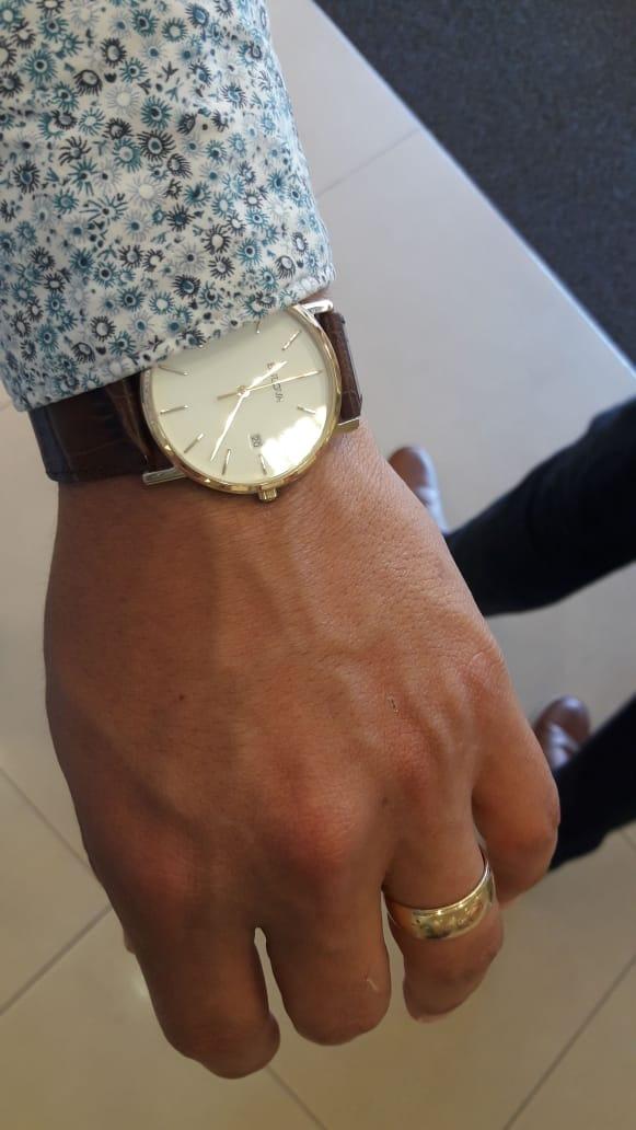 Bulova Men's Classic 3-Hand Calendar Date Quartz Leather Strap Watch, Buckle, 37mm customer photo 1