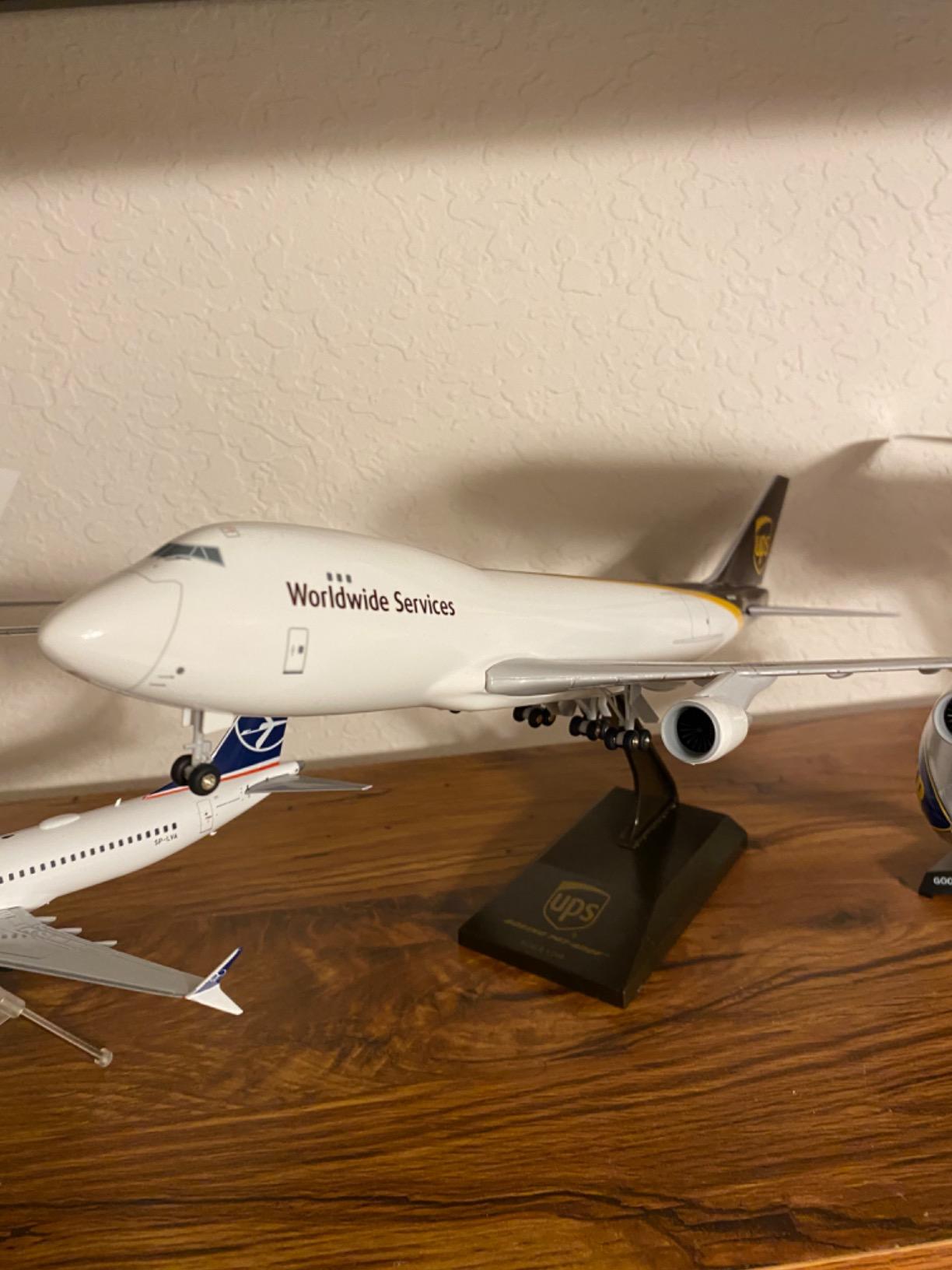 Daron Skymarks UPS 747-400F Airplane Model Building Kit with Gear 1/200-Scale customer photo 2