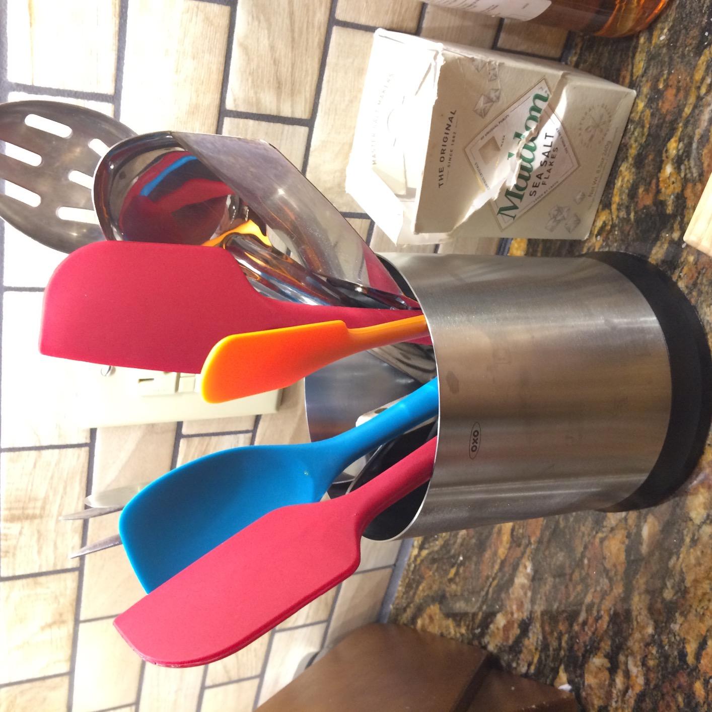 OXO Good Grips Stainless Steel Rotating Utensil Holder | Holds 15+ Tools, Spins for Easy Reach, Kitchen Organization, Ideal for Countertop Storage customer photo 1