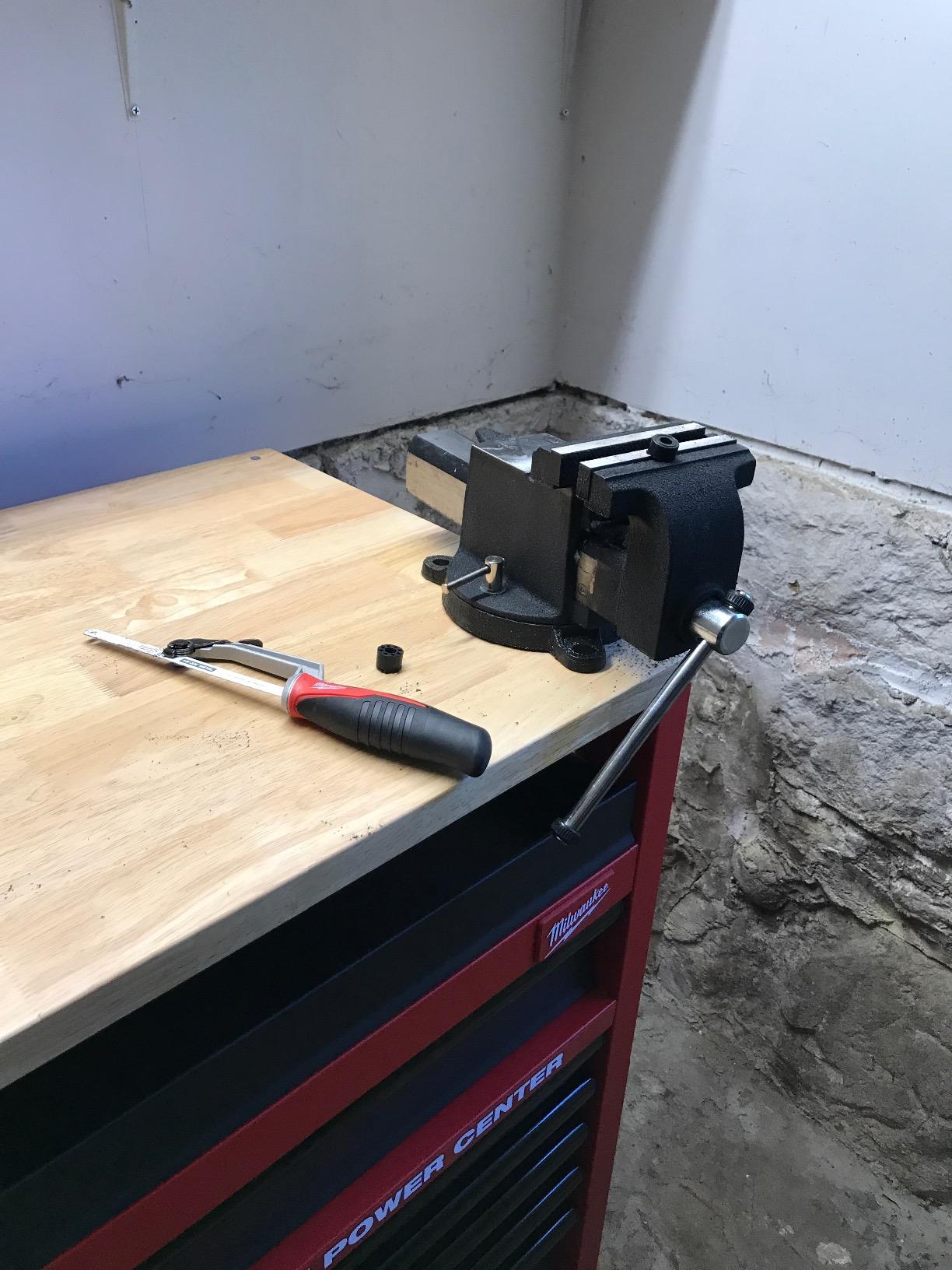 Milwaukee 48-22-0012 Compact Hand Operated Hack Saw w/ Tool-Less Blade Change (10 Inch Blade Included) customer photo 2