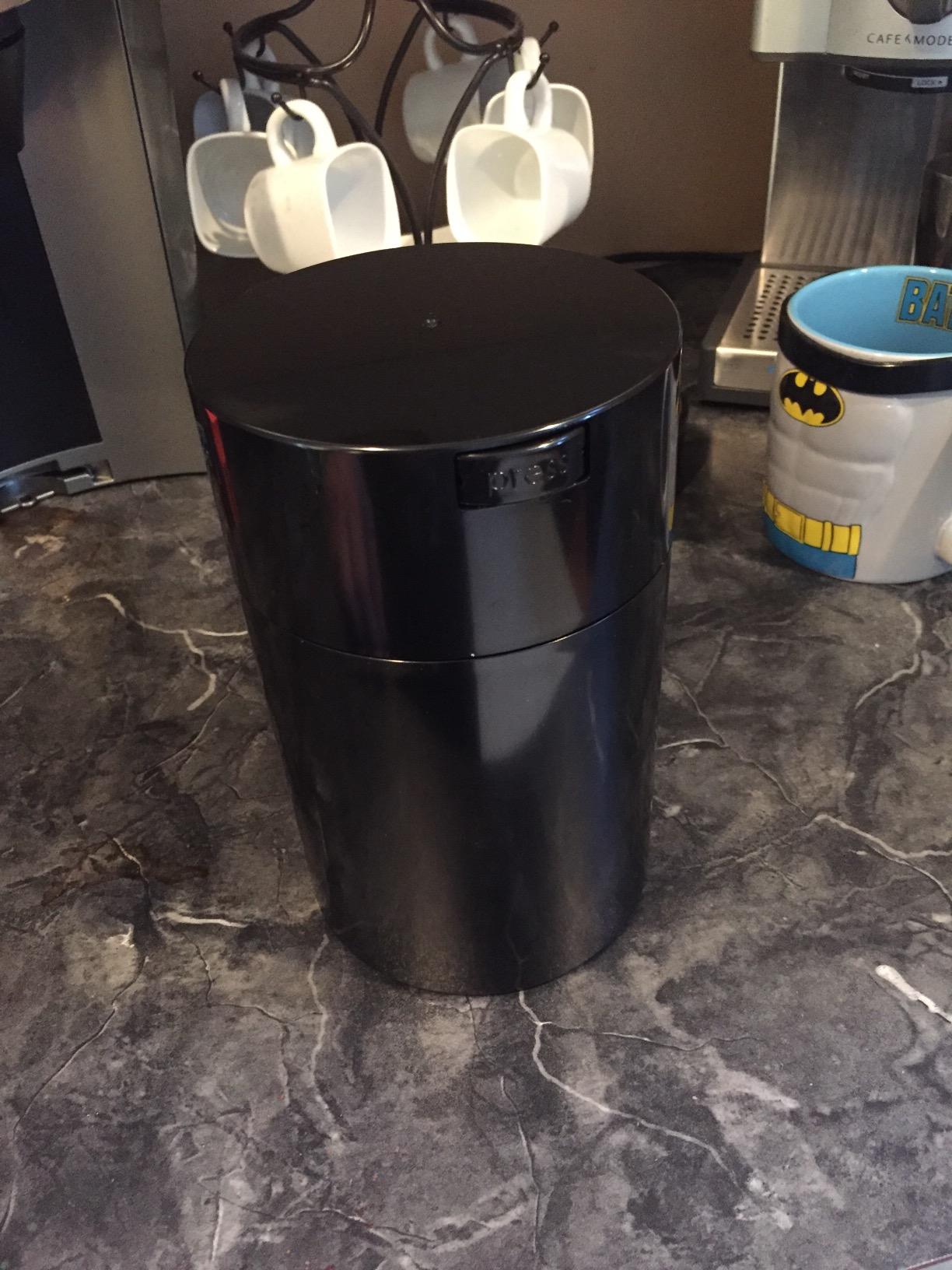 COFFEEVAC 1 LB Airtight Coffee Bean Storage Container, Patented Vacuum Seal, 1.85L customer photo 1