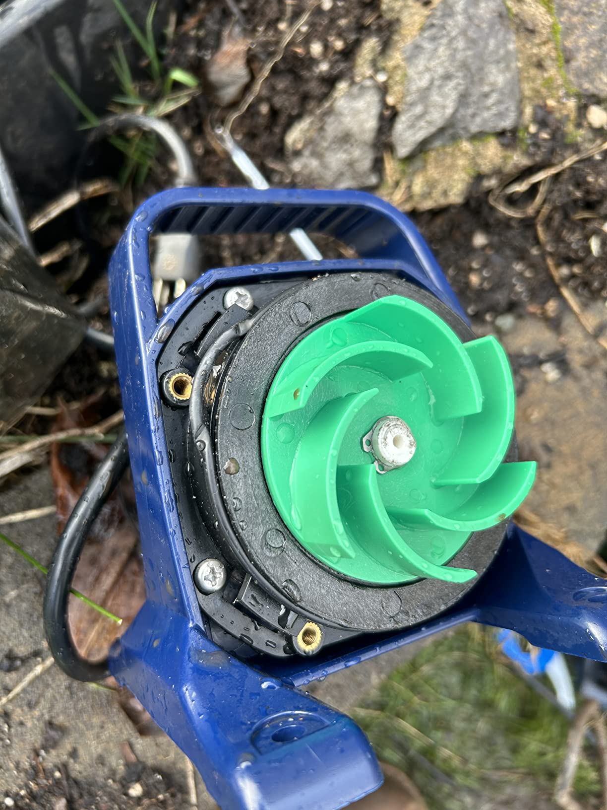 Alpine Corporation PAL3100 | 3100 GPH Submersible Water Pump customer photo 1