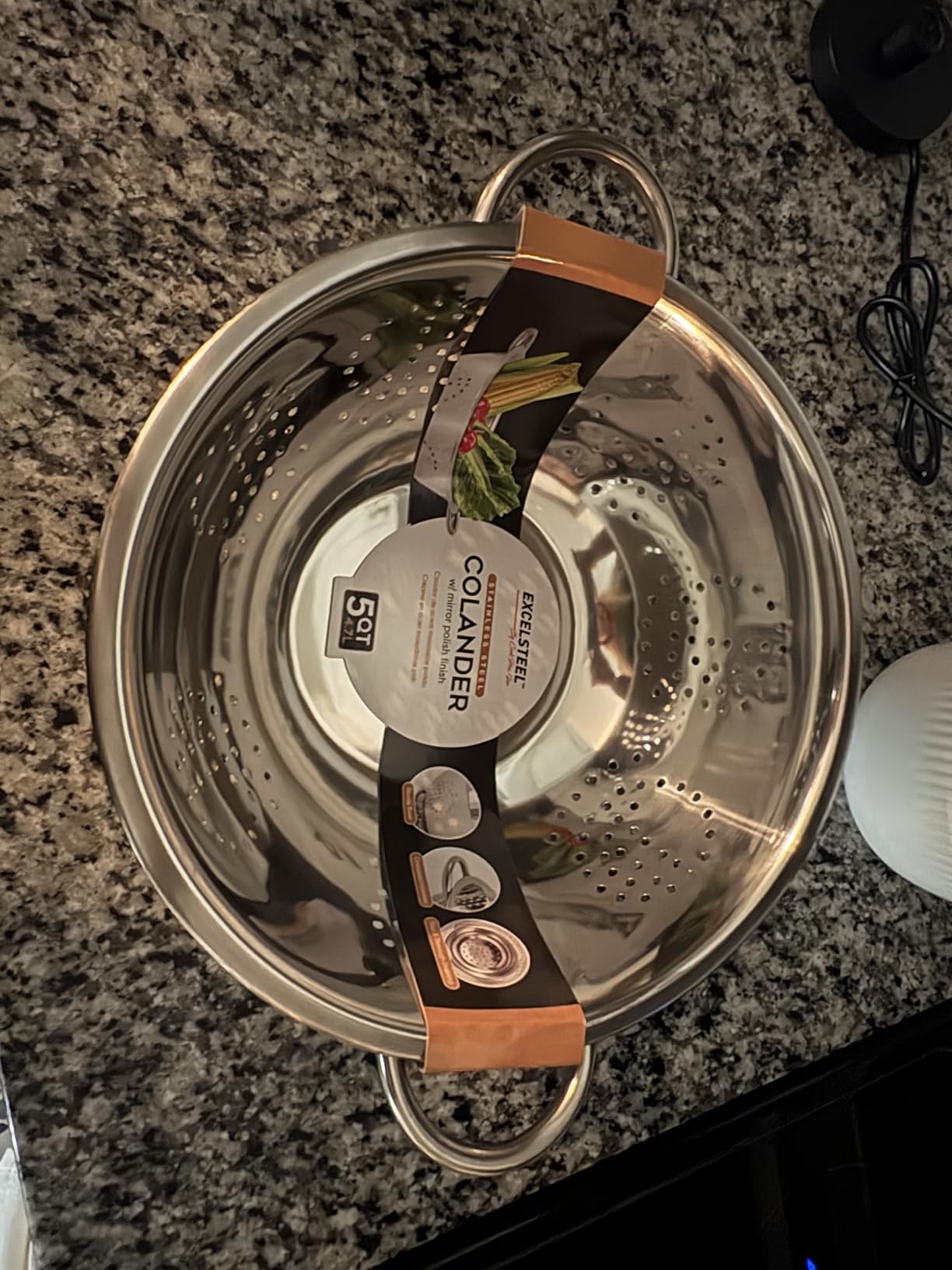 EXCELSTEEL Heavy Duty Stainless Steel Colander 5 Qt | Easy Grip Handles | Self-Draining Base | Mirror Polished | Dishwasher Safe | Pack of 1 customer photo 2