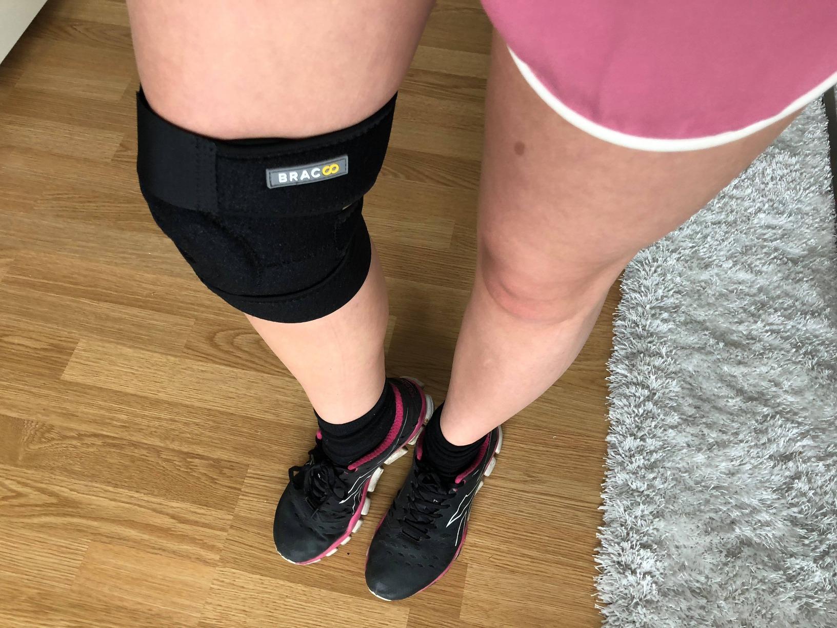 Bracoo Knee Support Brace for Men Women, Adjustable Compression Sleeve Wrap Patellar Pad Tendon - Arthritis Pain, meniscus tear, Injury Recovery, Running, Workout, KS10 customer photo 2