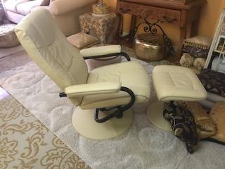 Flash Furniture Rachel Contemporary Multi-Position LeatherSoft Recliner Chair with Ottoman, 360-Degree Swivel Recliner Chair and Ottoman Set, Black | Knob Recline Adjustment, Plush Armrests, Curved Ottoman customer photo 2