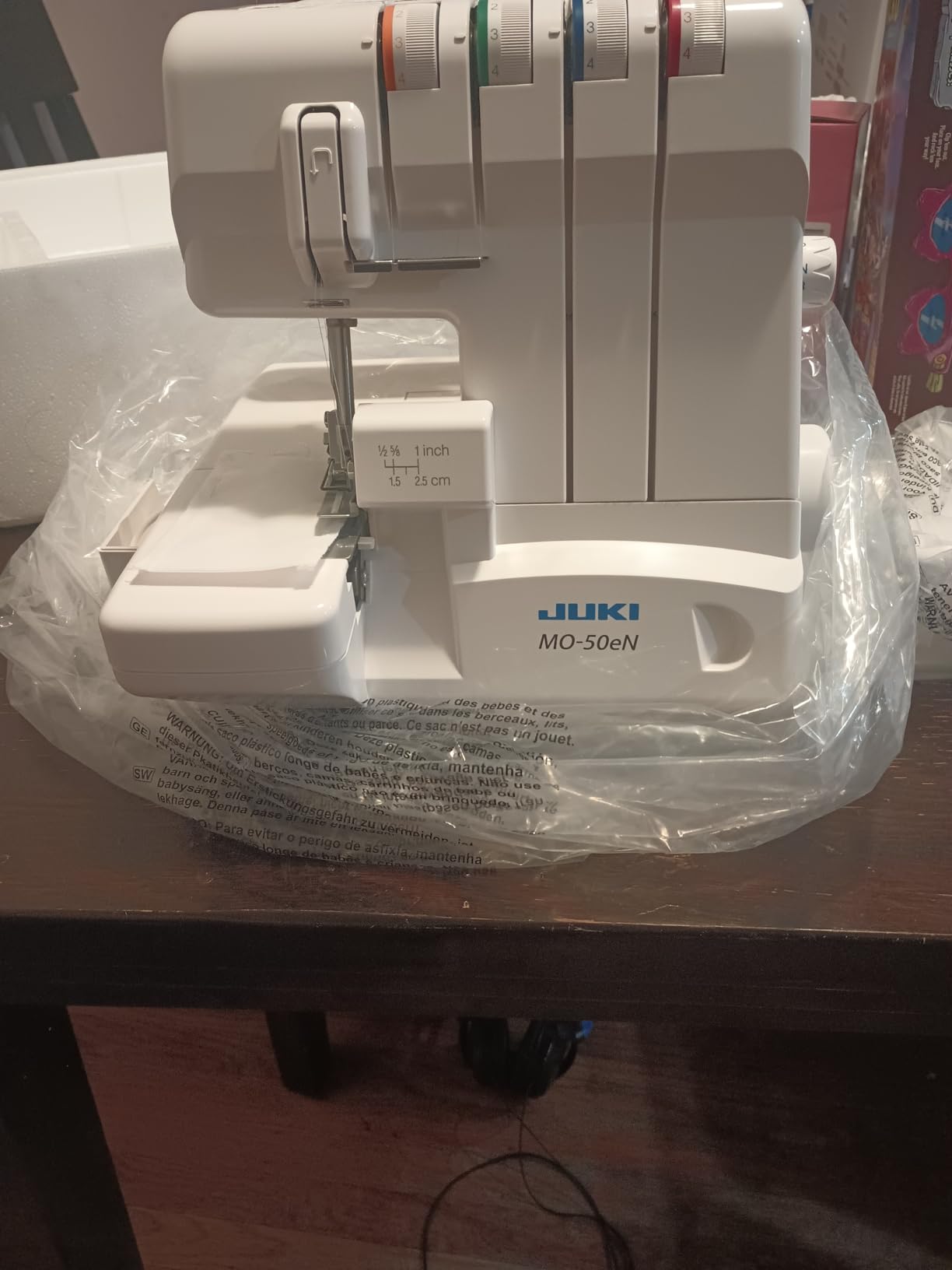 Juki, MO-50E, 3 or 4 Thread Serger, Lay In Tensions, Adjustable Differential Feed, Built In Rolled Hem, Automatic Lower Looper Threader, Retractable Upper Knife (MO-50E/UL) customer photo 1