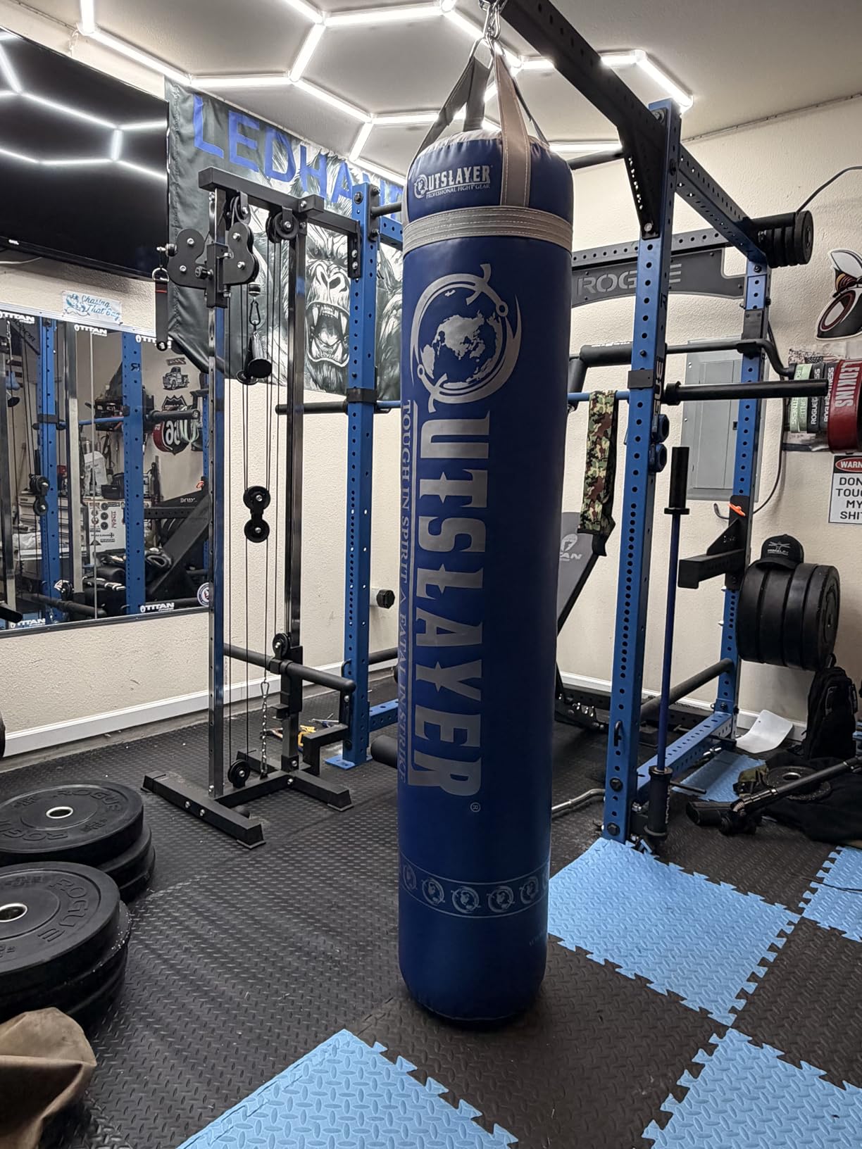 Outslayer Muay Thai Kickboxing Heavy Punching Bag 6ft 130 lb, Made in USA customer photo 1