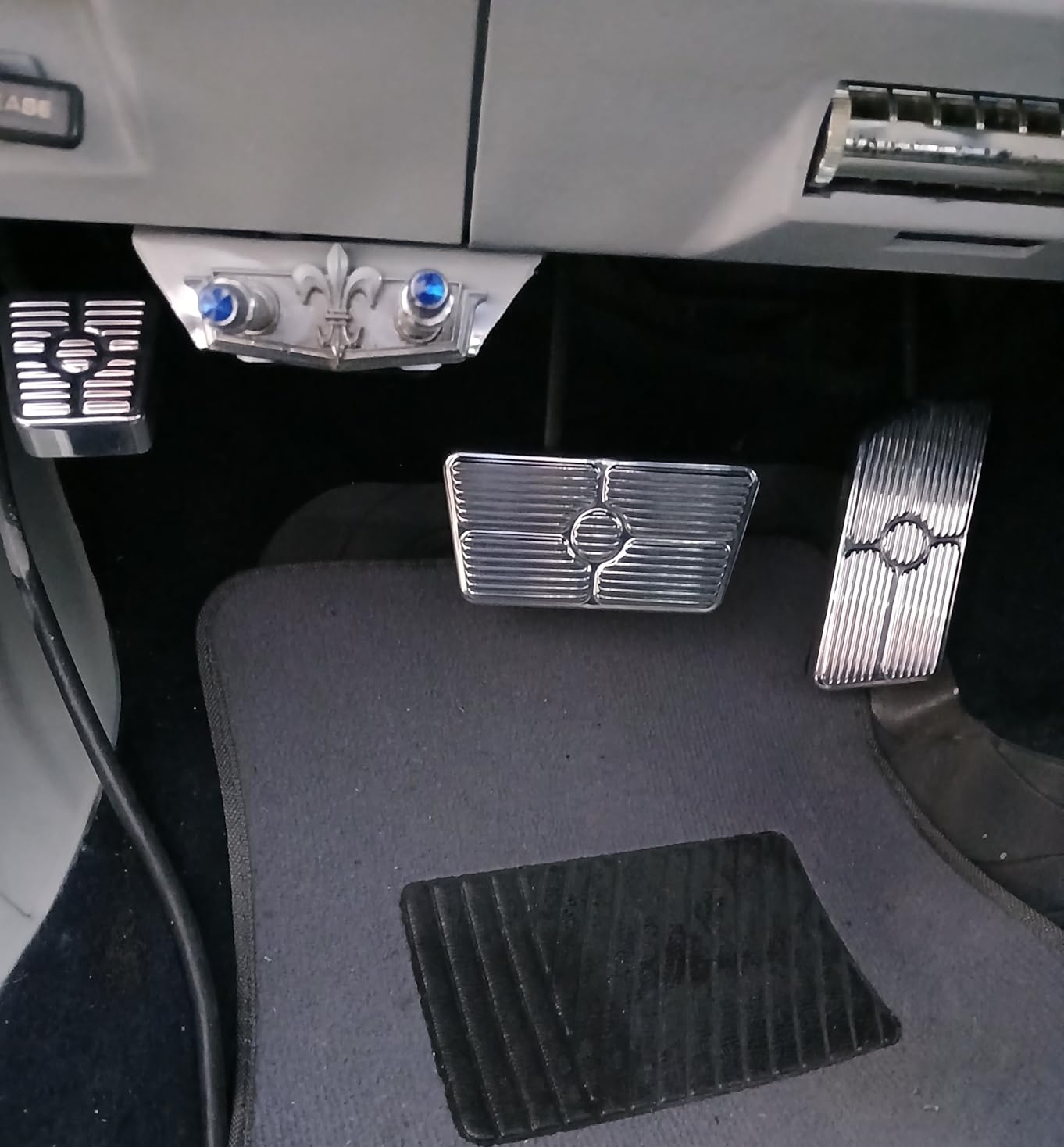 Billet Specialties 198622 Polished Universal Grooved Pedal Kit customer photo 1