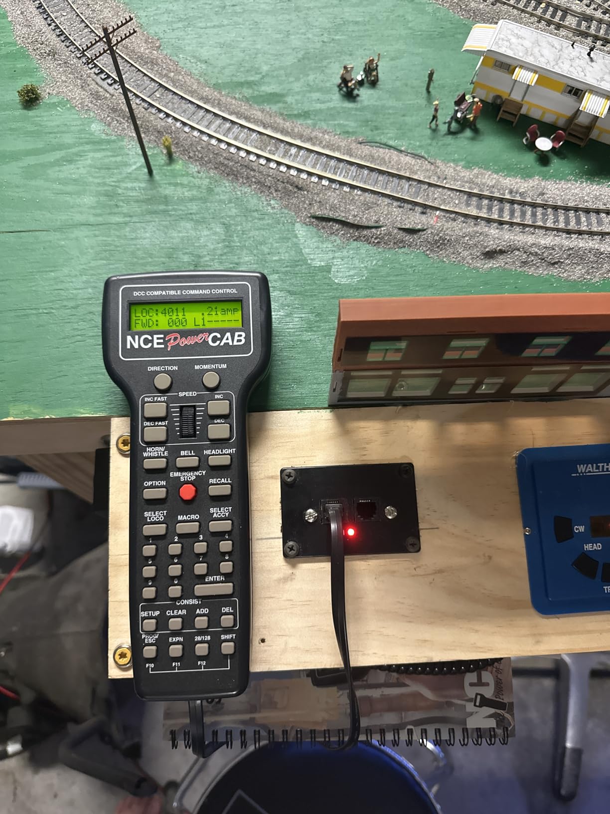 NCE Power Cab DCC Starter Set NCE5240025 customer photo 2