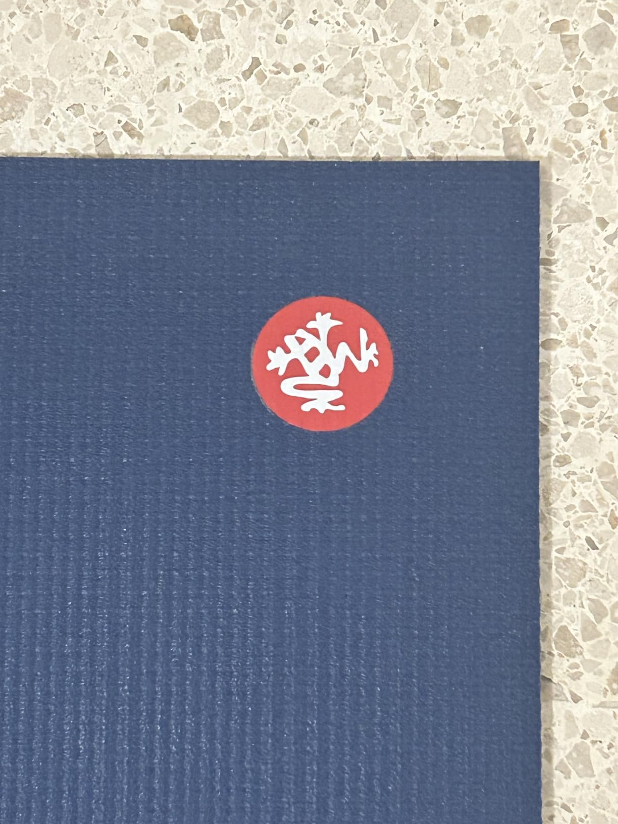 Manduka PRO Yoga Mat - 6mm | Lifetime Durability | Hygienic Construction | Premium Studio Quality | Teacher Approved customer photo 2