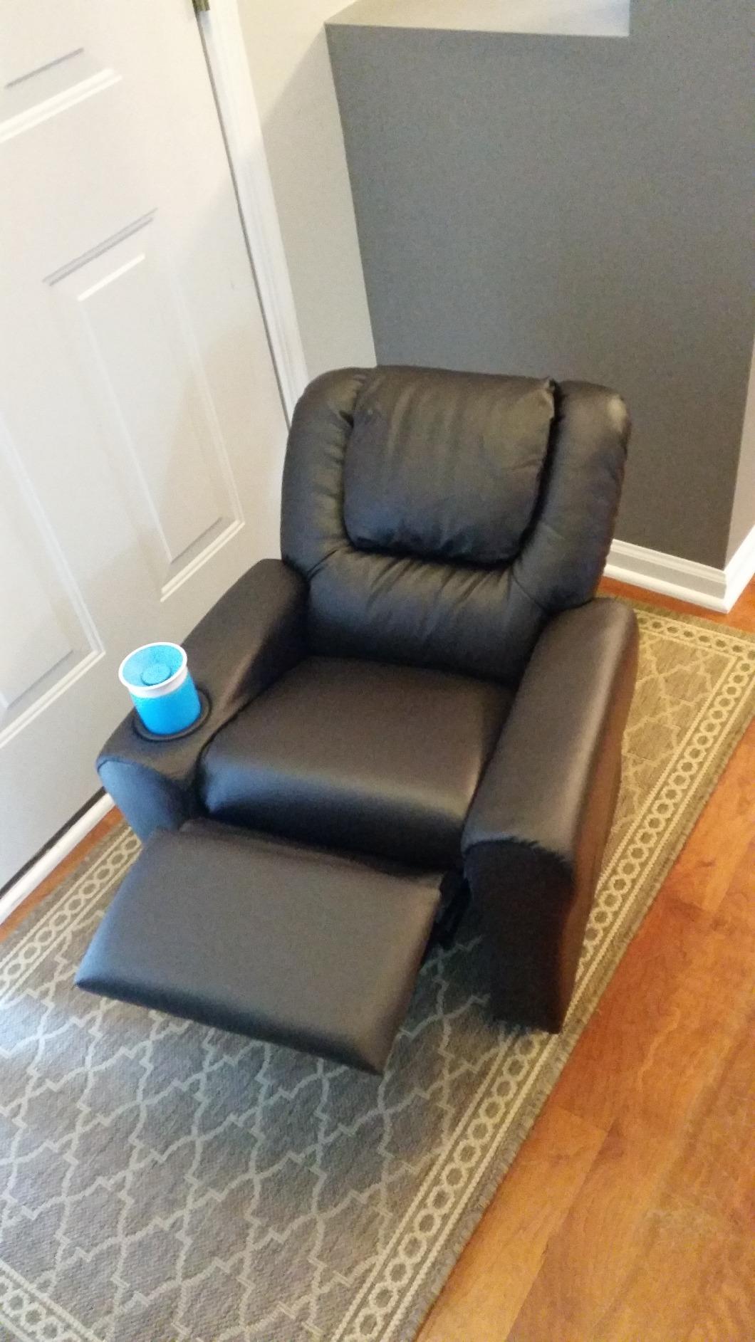 Flash Furniture Vana LeatherSoft Kids Recliner with Cup Holder, Headrest, and Safety Recline, Contemporary Reclining Chair for Kids, Supports up to 90 lbs., Black customer photo 1