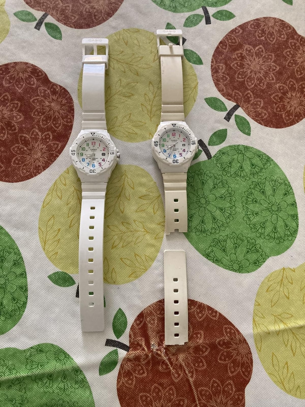 MDV106 Series - Unisex Analog Watch - 200M WR - Stainless Steel Case - Resin Band - 2 Hand Analog (HR, Min, SEC) - Date Display - Screw Down Crown/Screw Down Caseback - 3 Year Battery customer photo 1