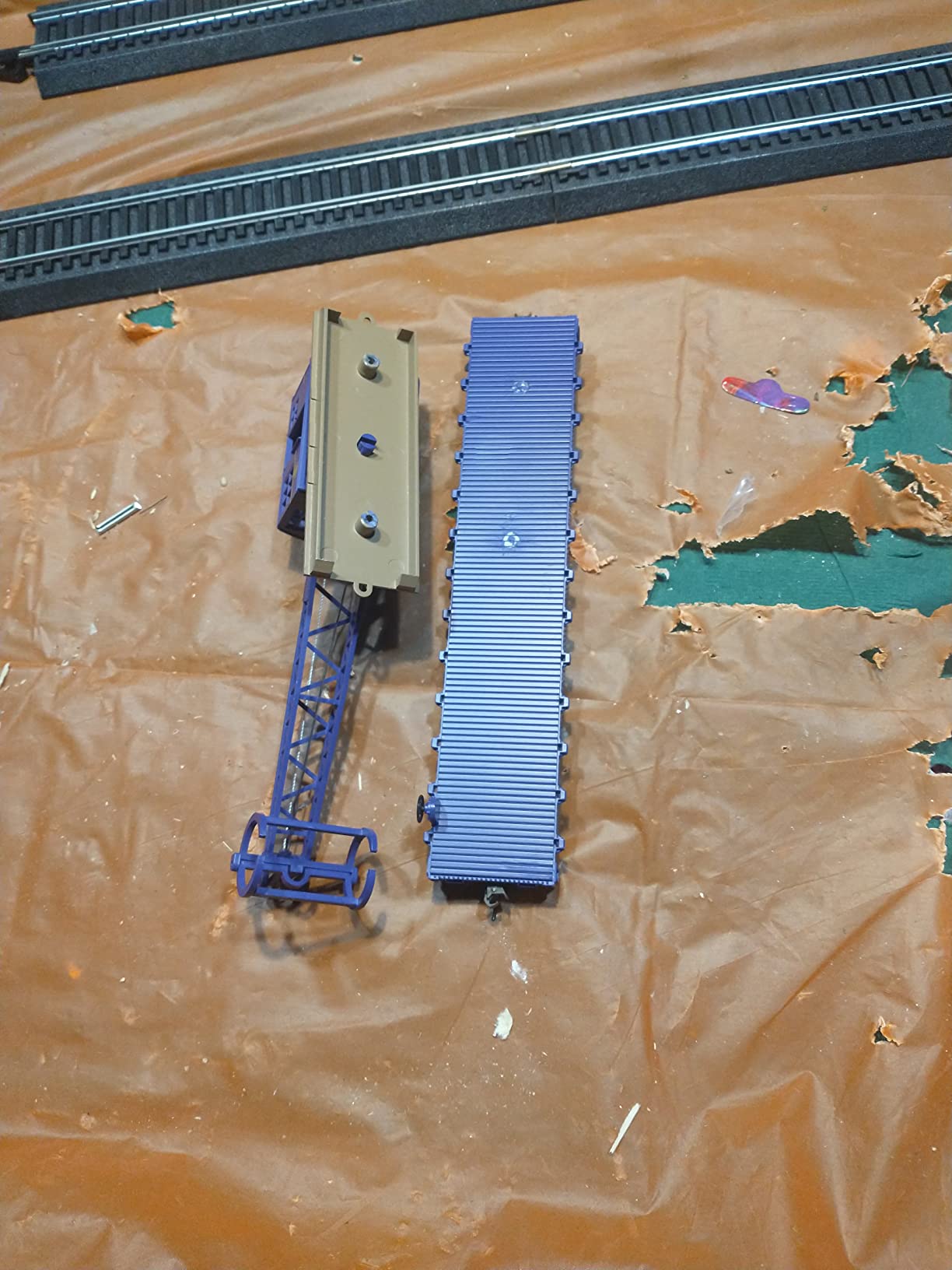 Walthers Trainline Flatcar with Logging Crane-Ready to Run-Alaska Railroad (Blue) 931-1780 HO Scale Model Railroad customer photo 1