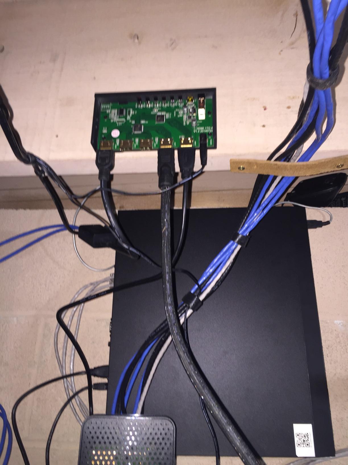 OREI HDMI Splitter 1 in 4 Out - 4K@30Hz HDMI 2.0 Splitter with HDCP 1.4, EDID Management, and LPCM/Dolby/DTS Audio Support-Compact Plug & Play Design customer photo 1