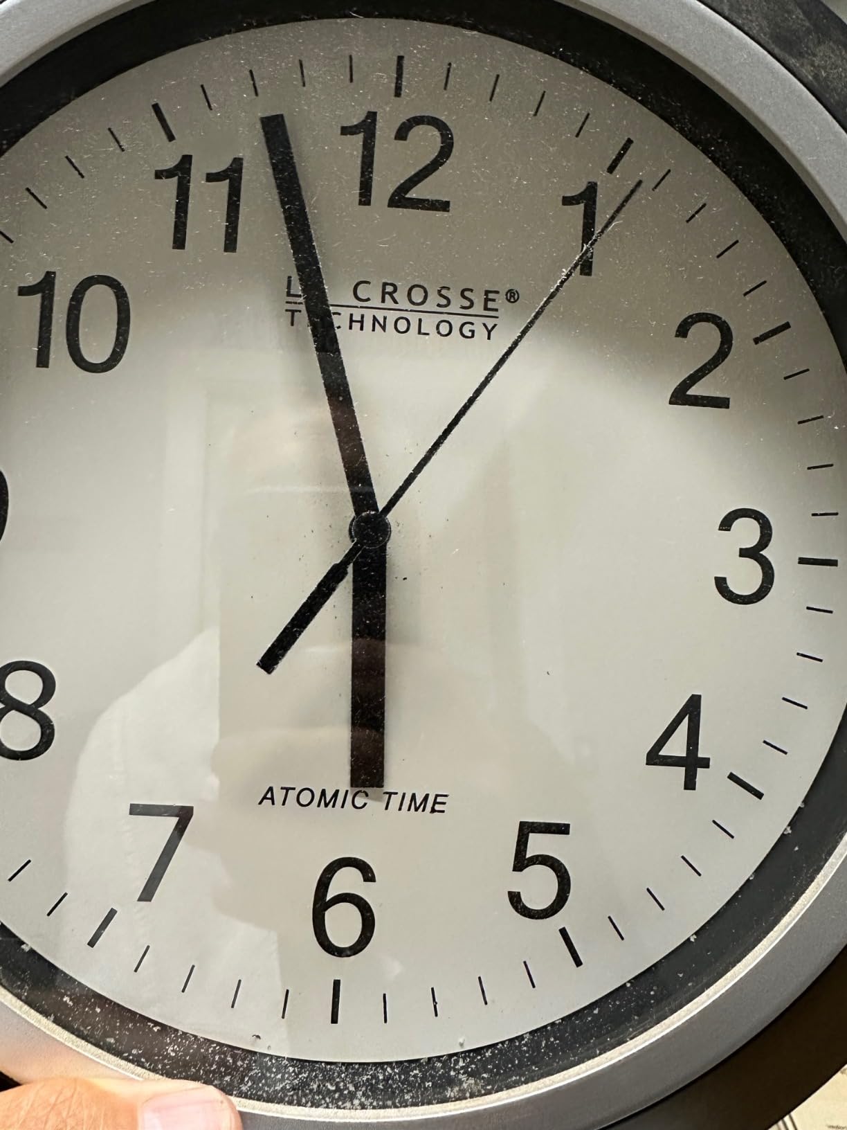 La Crosse Technology WT-3129B 12 Inch Atomic Analog Wall Clock, Pack of 1, Black customer photo 1