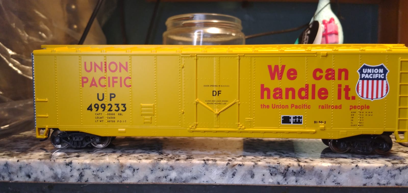 Walthers Trainline 50' Plug-Door Boxcar-Ready to Run-Union Pacific 931-1672 HO Scale Model Railroad customer photo 1