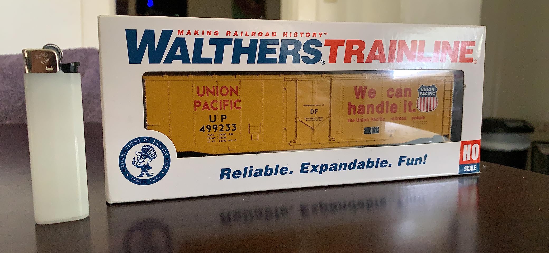 Walthers Trainline 50' Plug-Door Boxcar-Ready to Run-Union Pacific 931-1672 HO Scale Model Railroad customer photo 2
