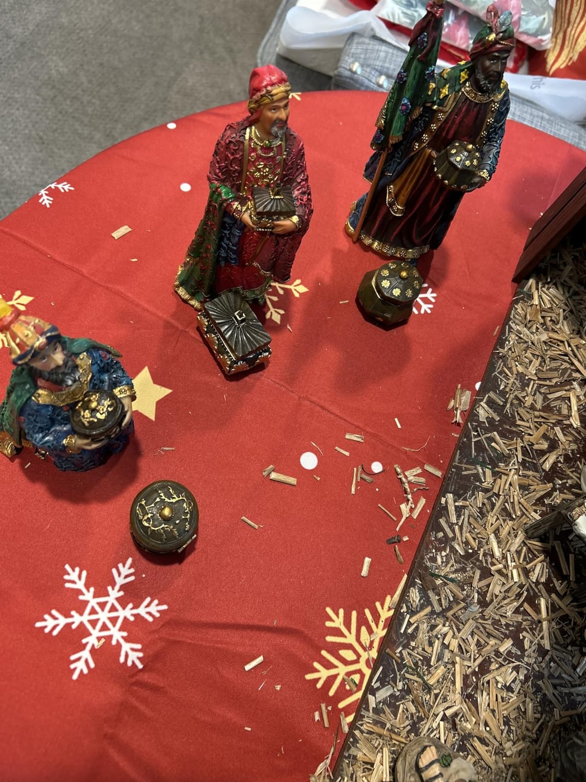Three Kings Gifts 11-Piece Real Gold Christmas Nativity Scene Set, 10-Inch Scale customer photo 1