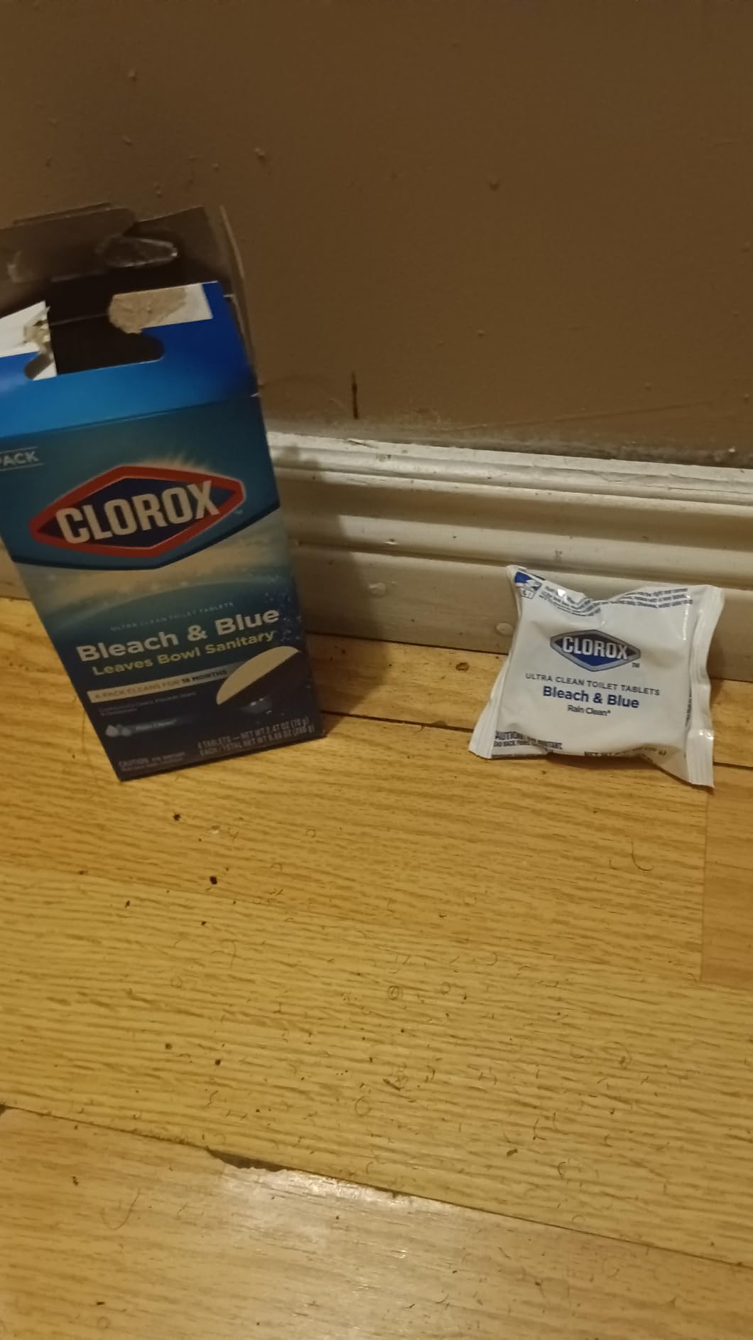Clorox Ultra Clean Toilet Tablets Bleach & Blue, Rain Clean Scent, 2.47 Ounces Each, 4 Count (Package May Vary) customer photo 1