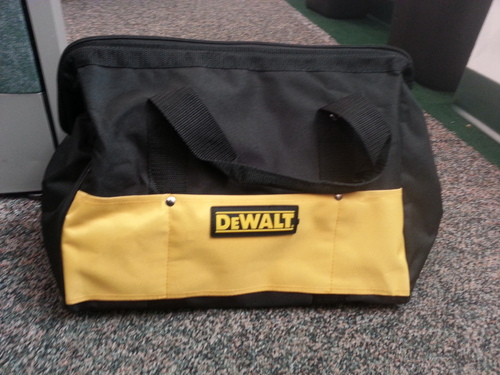 DEWALT Oscillating Tool, 3-Amp, Corded, Includes Wood Blades, Sandpaper and Tool Bag (DWE315K) customer photo 1